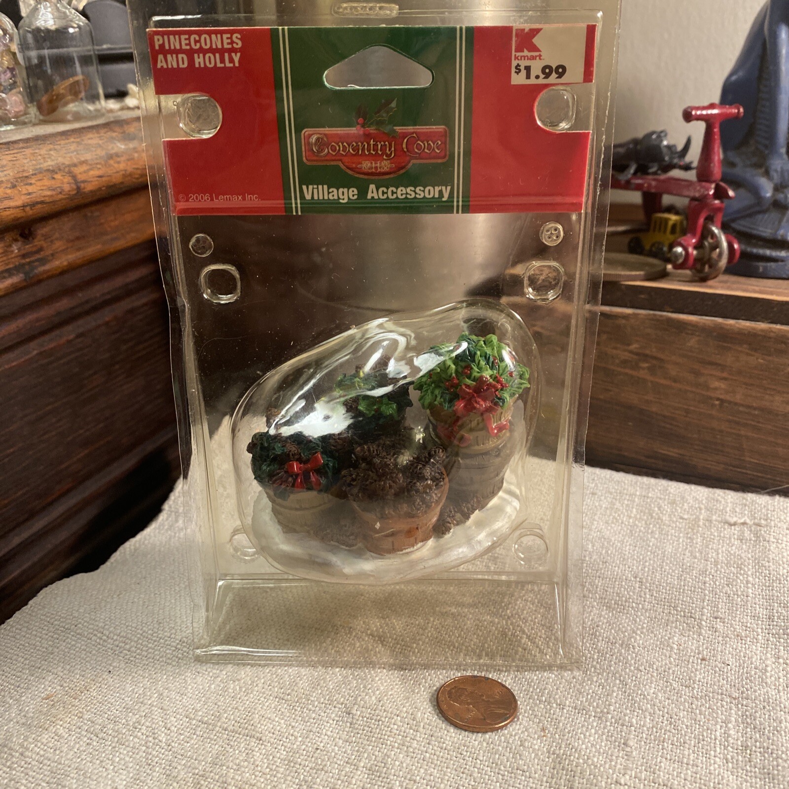 Lemax Coventry Cove Village Accessory Figurines Pinecones and Holly Plants Nos
