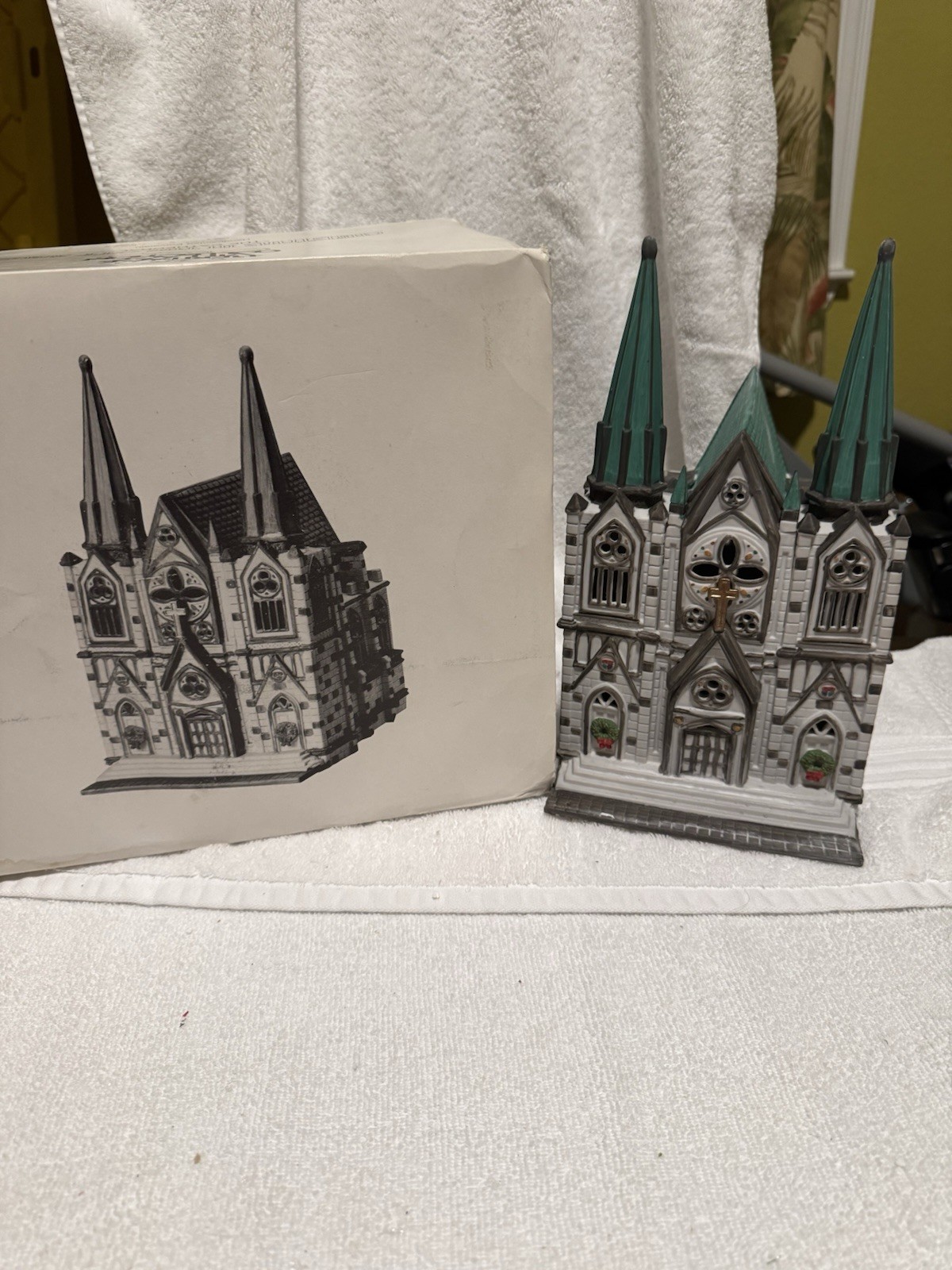 Dept. 56 Heritage Village Christmas in the City Series The Cathedral 5962-5 1987