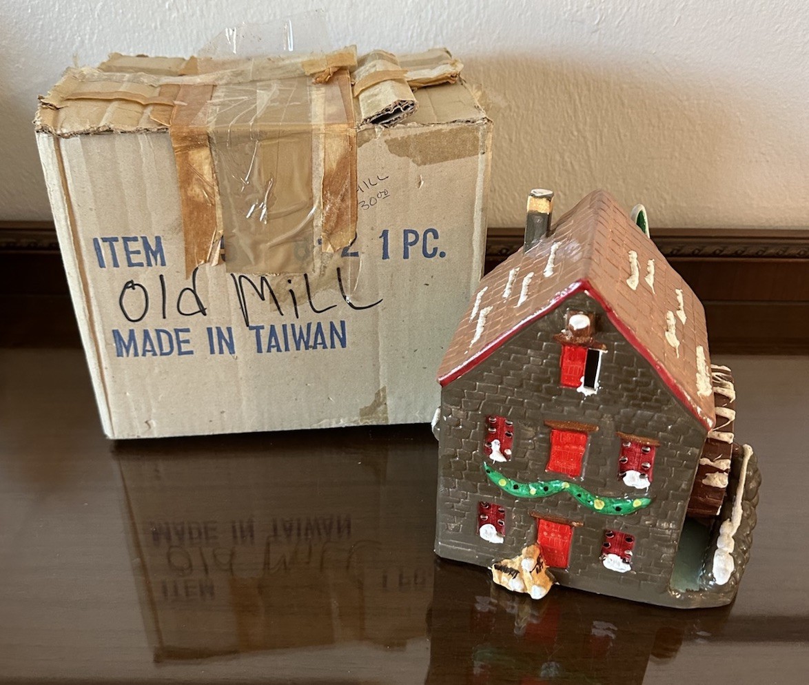 Rare Vintage Christmas 1982 Department 56 Original Snow House Mill House W/ Box