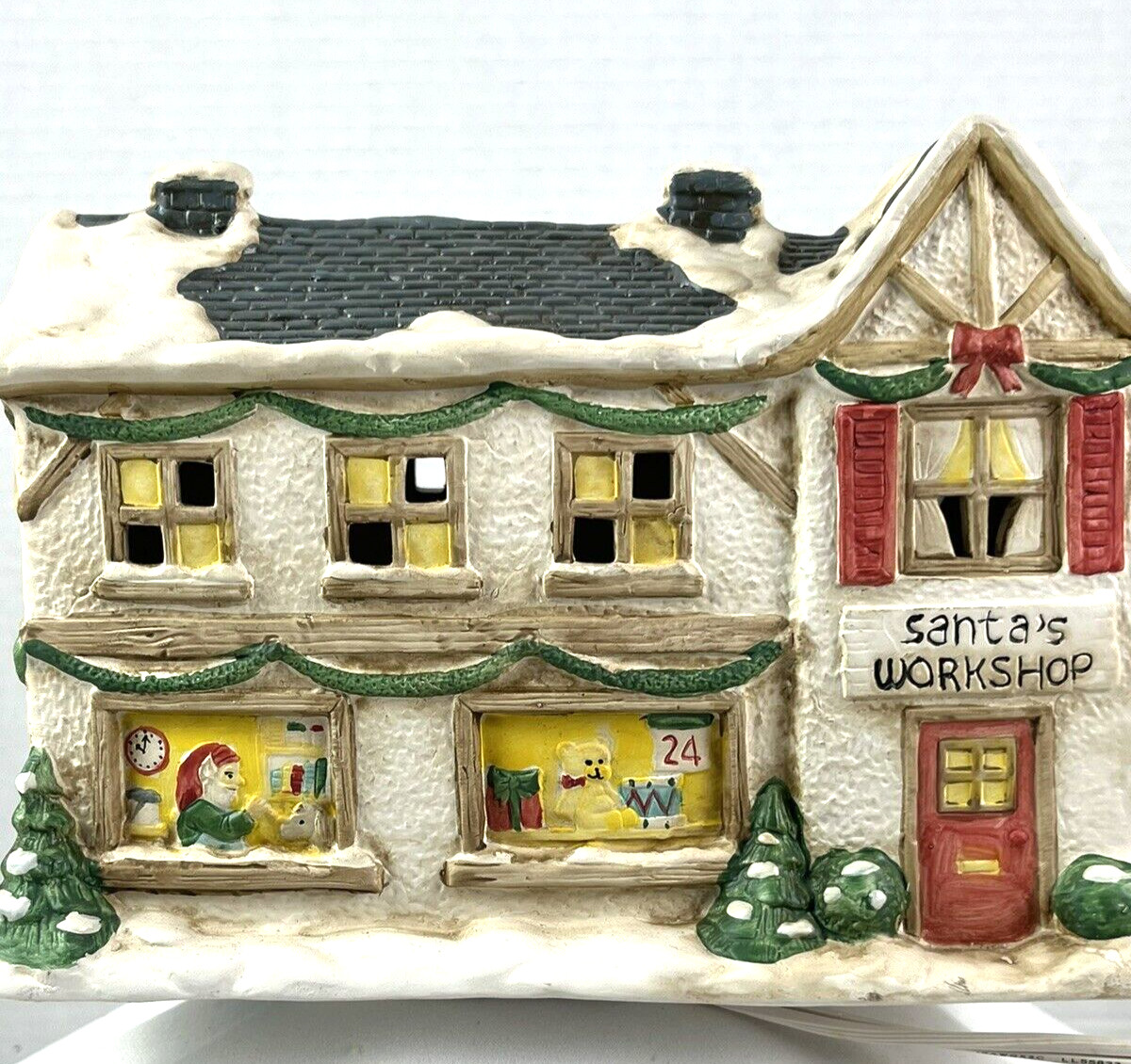 1992 Noma Kringle Town Santa’s Workshop Christmas Village Lighted Snowy Holiday