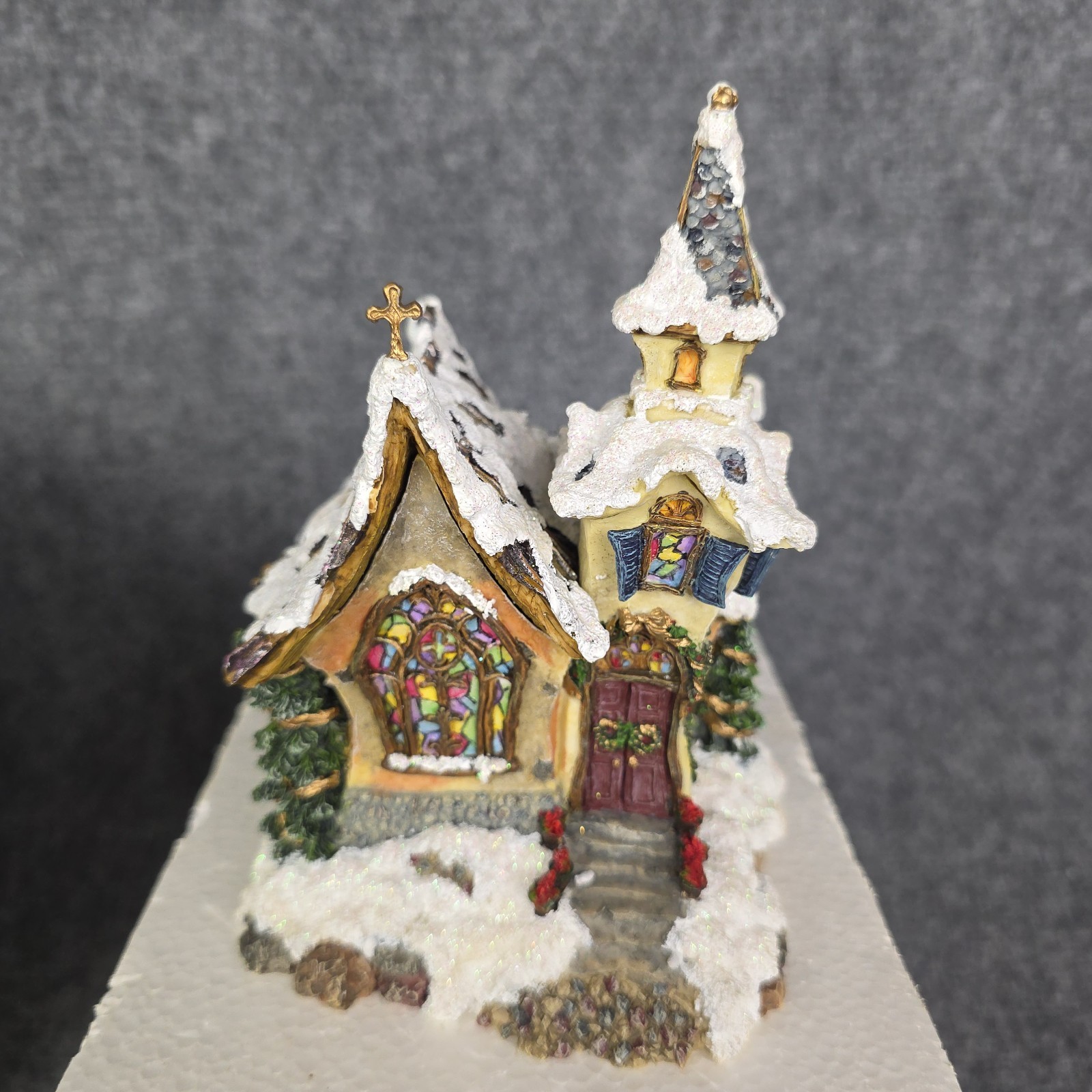 Boyds St Nicholas Chapel Village w Bear Carolers & Figures Lot Xmas w Box & COA