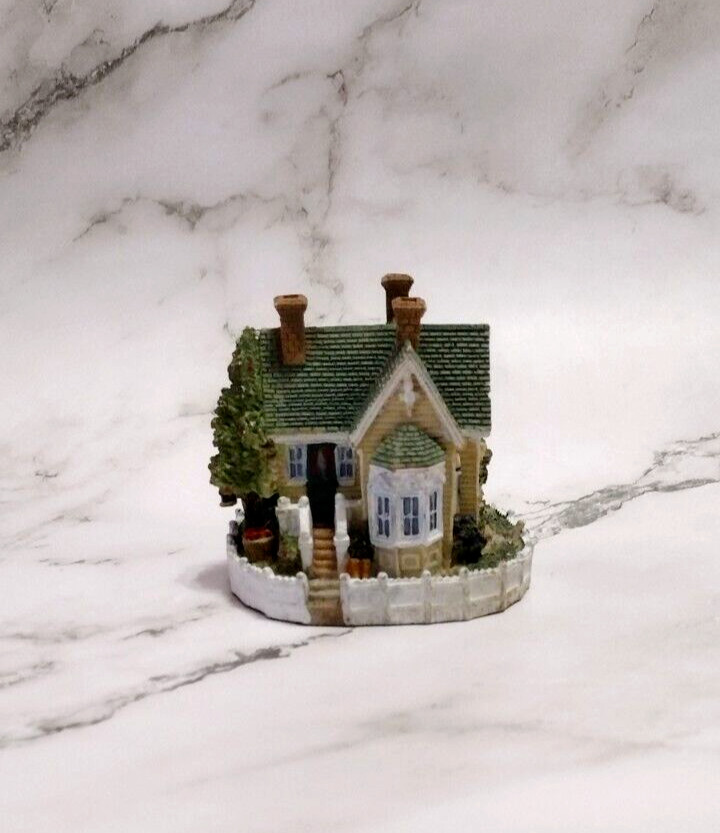 Vintage 98′ Reverend Muir’s AH157 Liberty Falls Cottage Village Decor Miniature