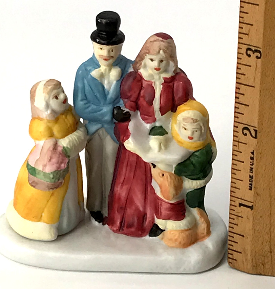 Ceramic Porcelain Christmas Village Carolers and Dog 3″ Long Taiwan
