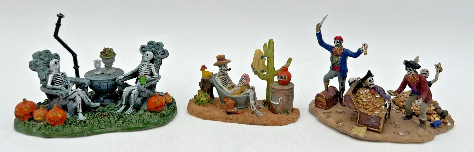 LEMAX SPOOKY TOWN PIRATES TREASURE CHEST, HEADLESS HORSEMAN SKELETONS, LEAF PILE