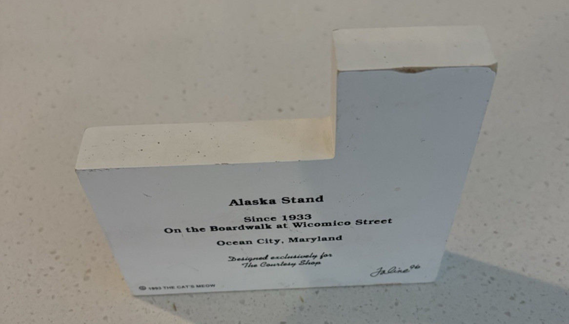 Cat’s Meow Village ALASKA STAND Boardwalk Ocean City Maryland Shelf Sitter