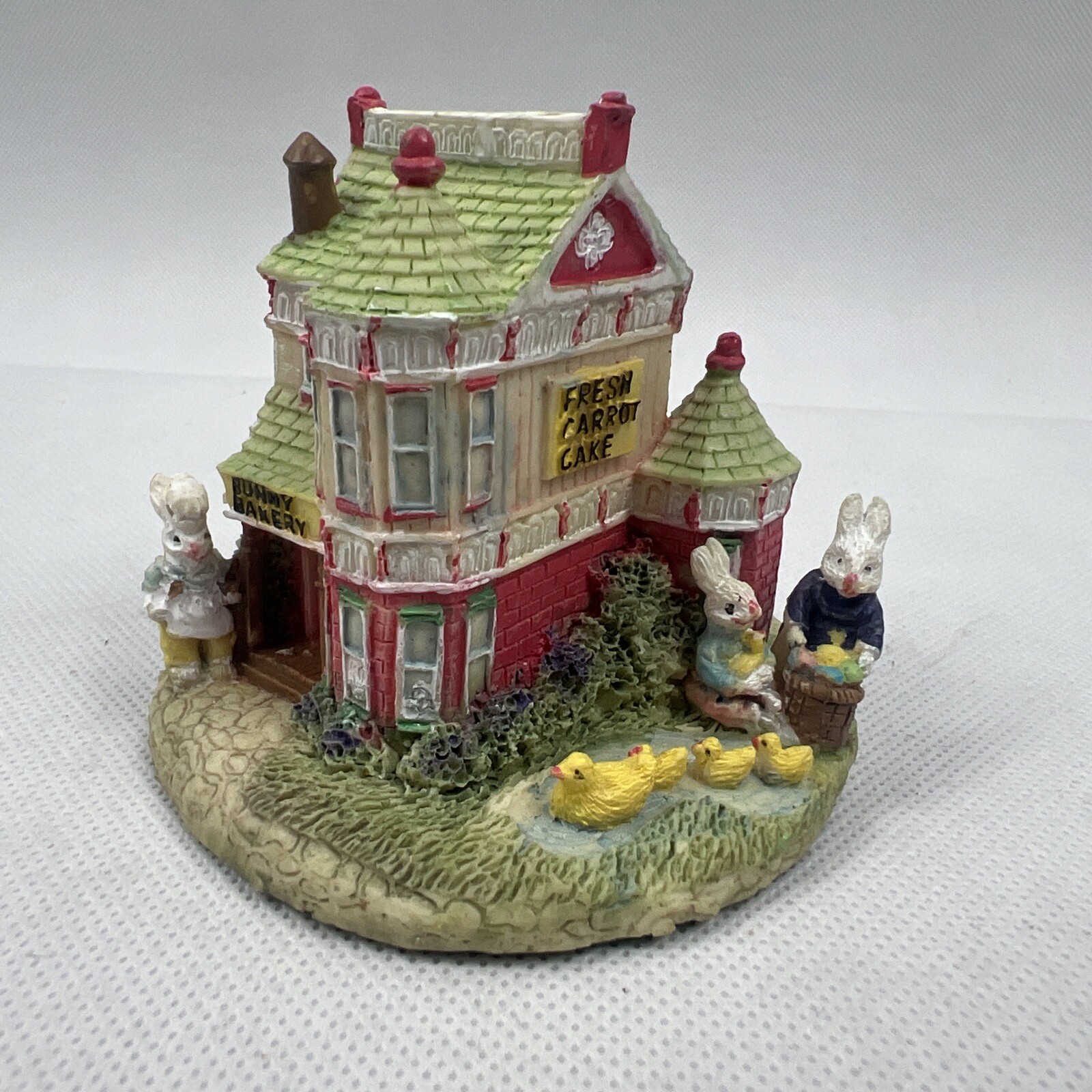 The Bunny Family Village EH12 The Bunny Bakery And Duckling Deli 1995