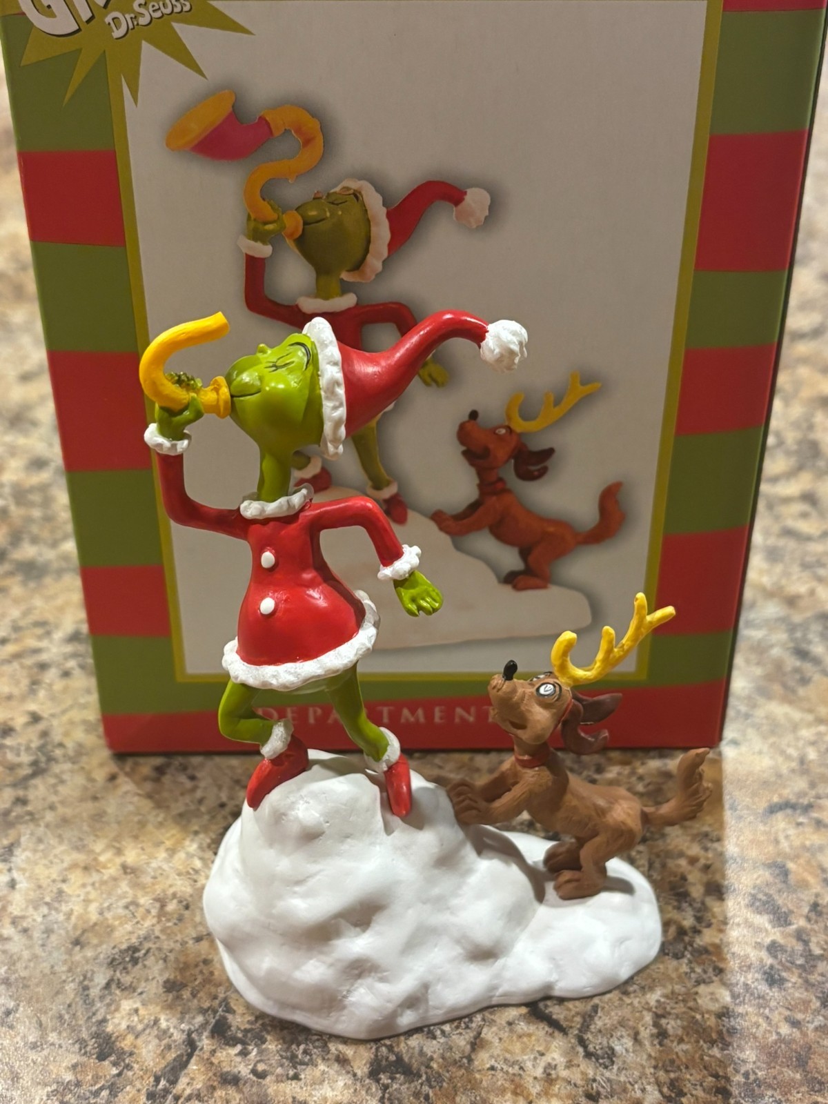 Department 56 Dr. Seuss The Grinch Village Grinch & Max A Toot 4047198 READ