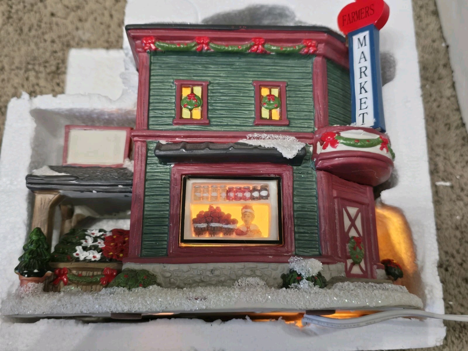 St. Nicholas Square Christmas Village Farmer’s Market 2015 Illuminated In BOX!!