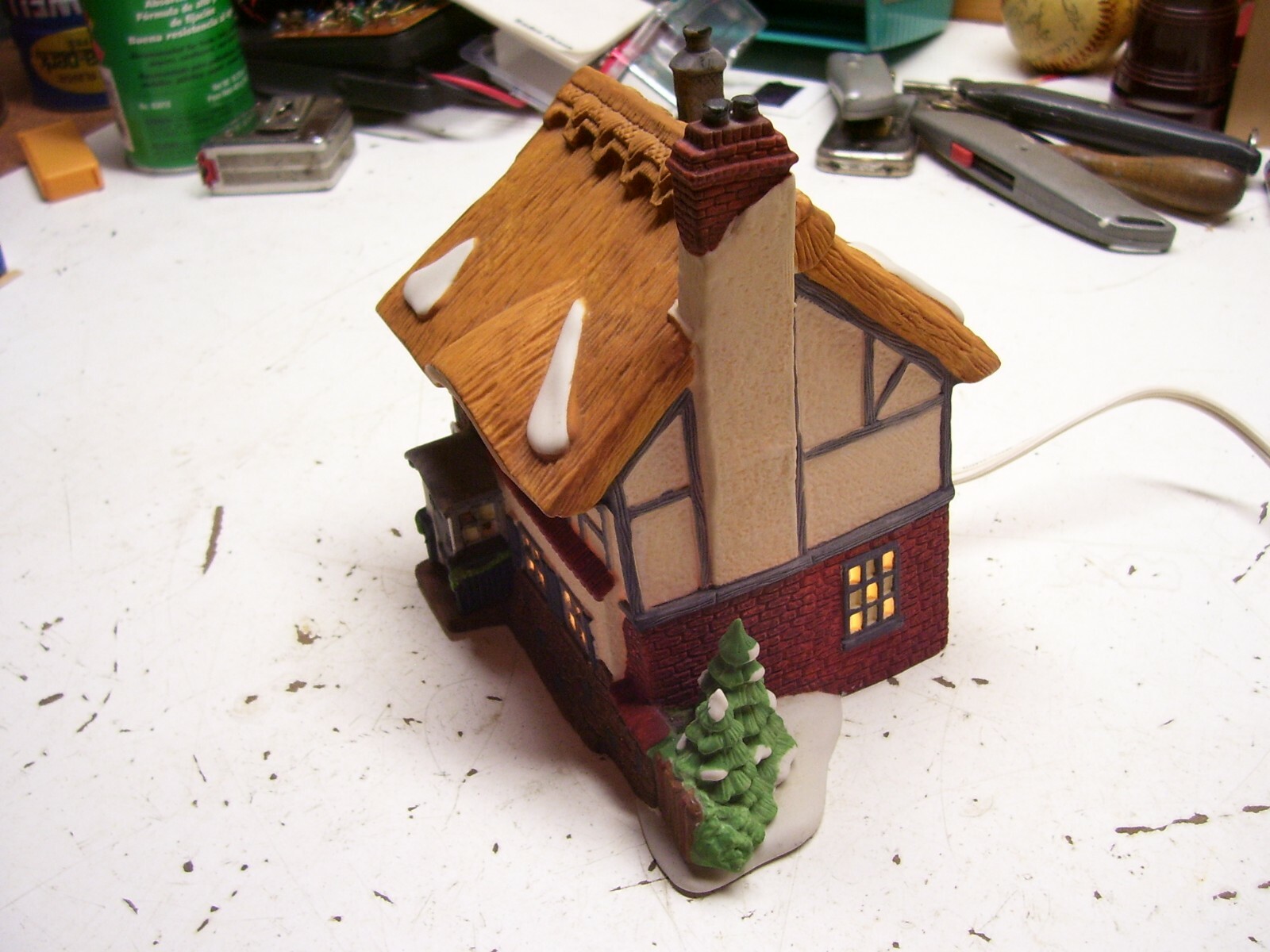 Dept 56 Dickens Village David Copperfield 1989 BETSY TROTWOOD’S COTTAGE Lit