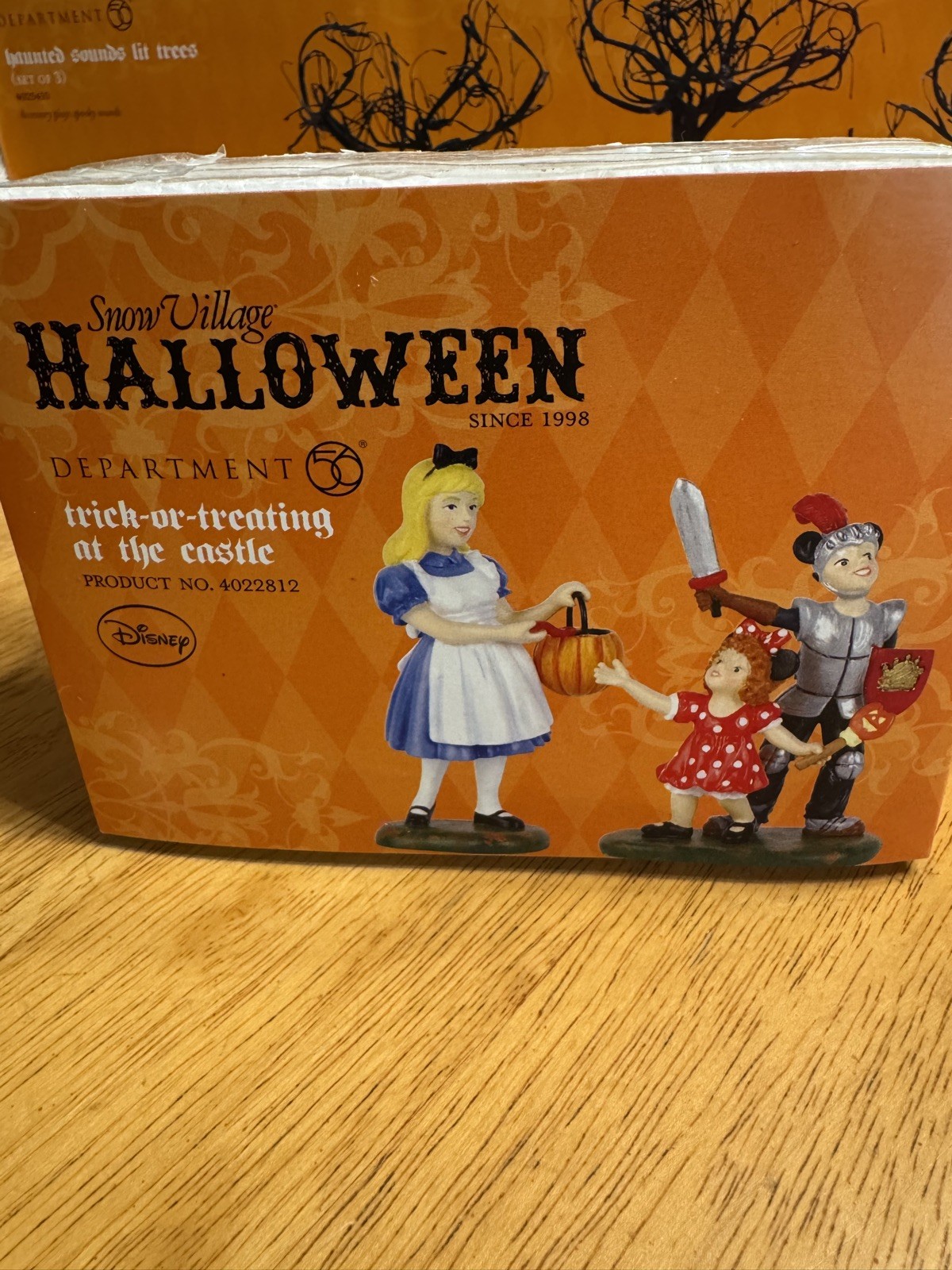 Trick-Or-Treating At The Castle 4022812 Halloween Dept56 SnowVL-BUYER GUARANTEE