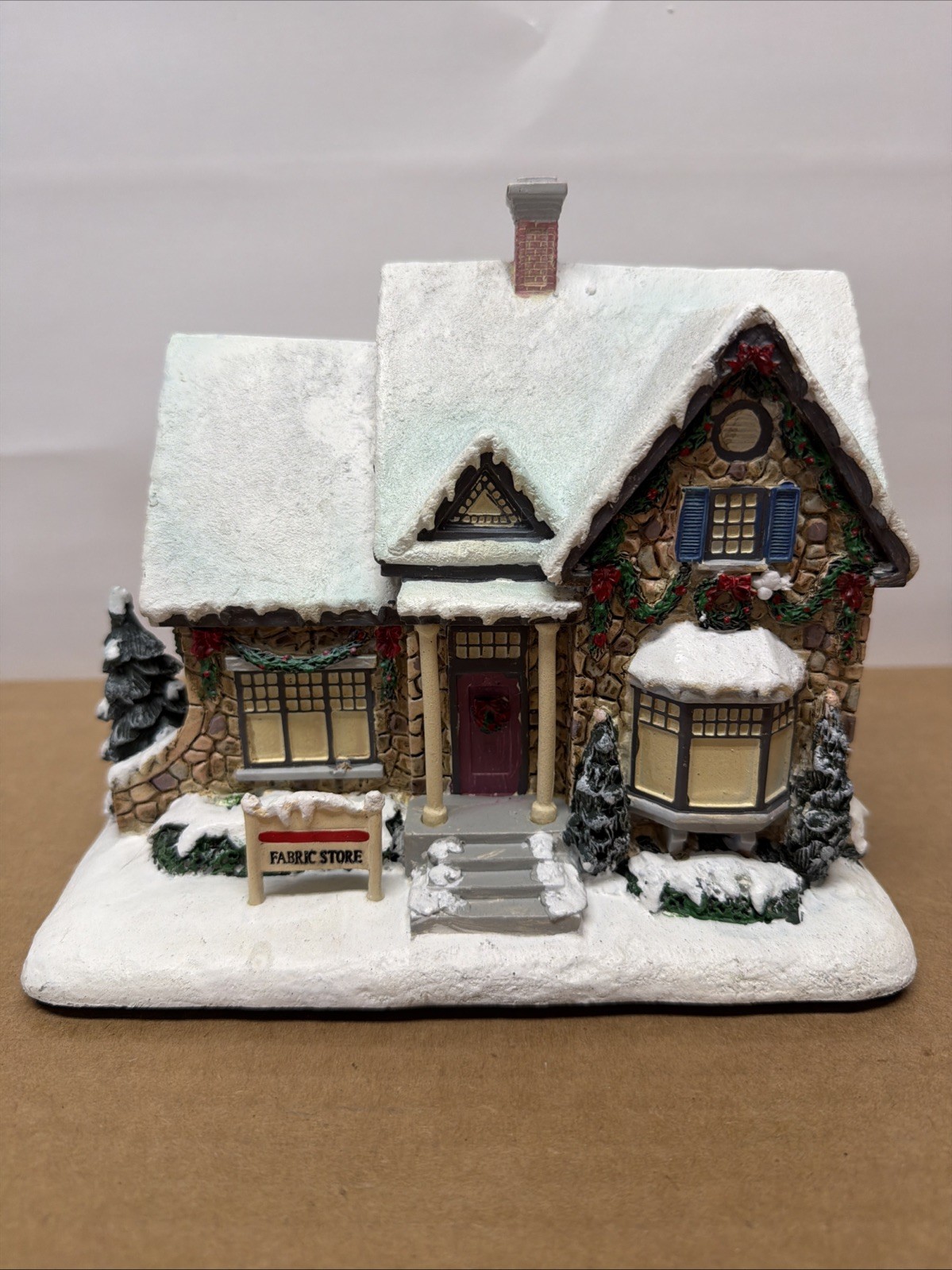 2019 Thomas Kinkade Hawthorne Village “Fabric Store” Christmas Village RARE