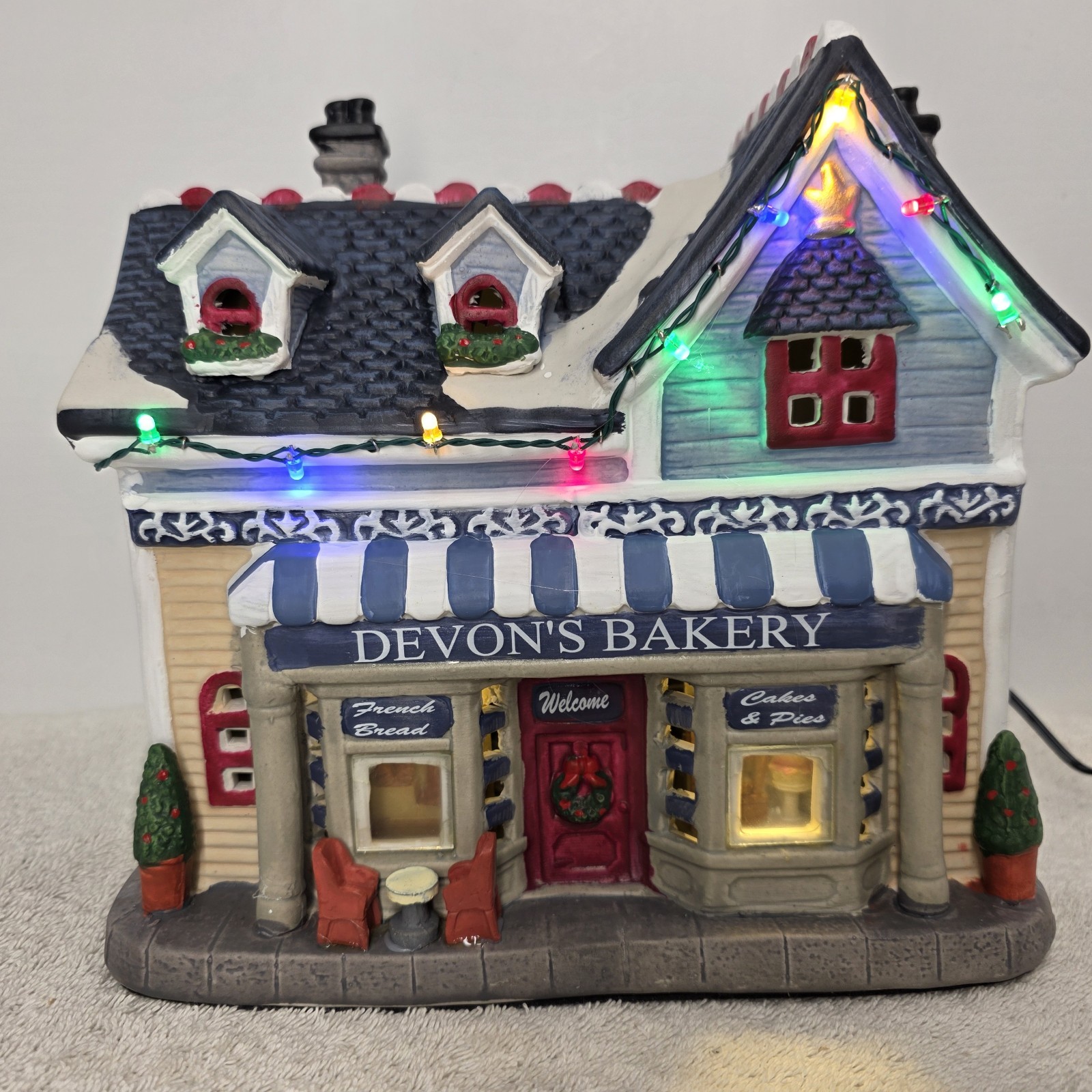 Carole Towne Devon’s Bakery Christmas Village Building With Interior Scene