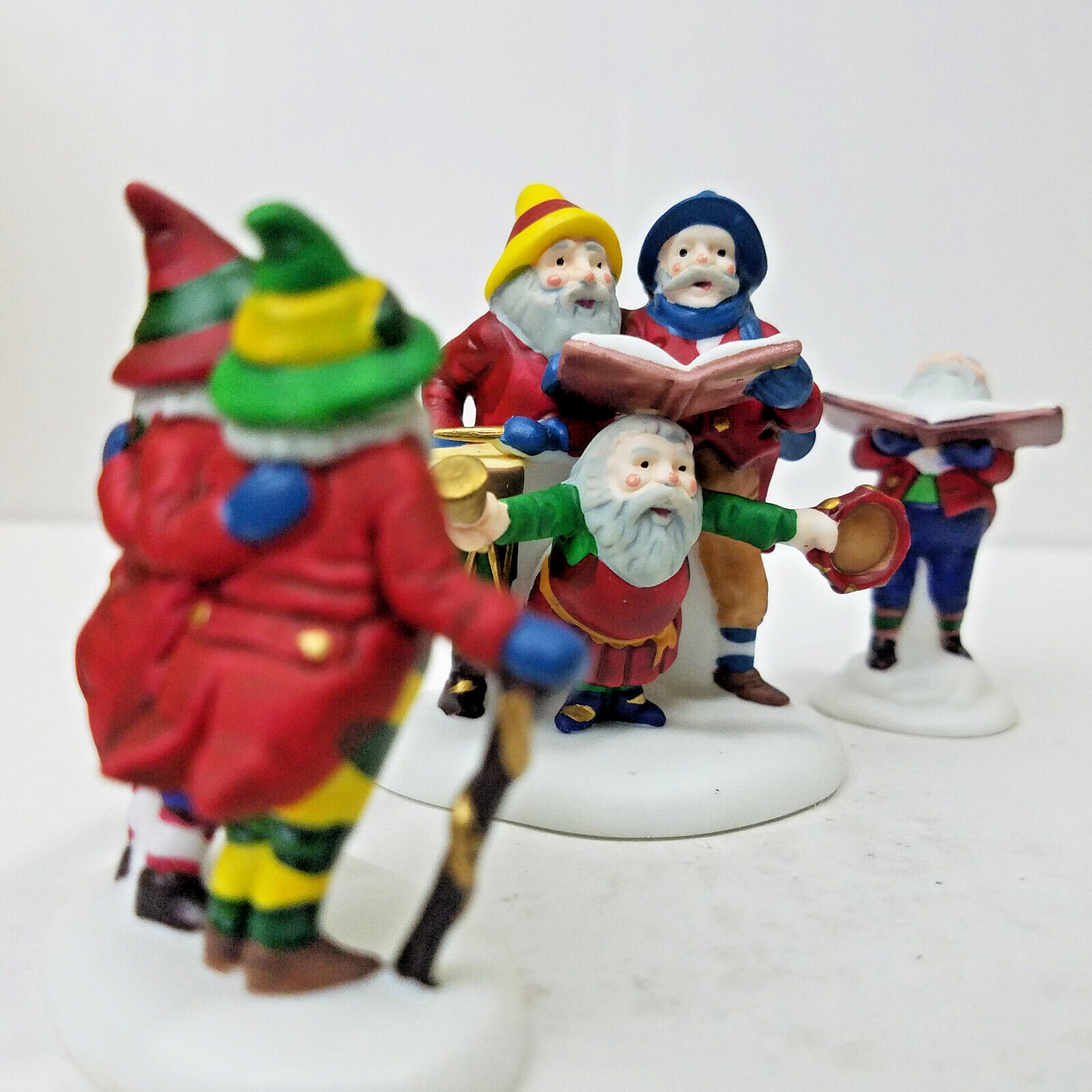 Dept 56 1993 Sing A Song For Santa Heritage North Pole 56316 U1 Red Elves Singer