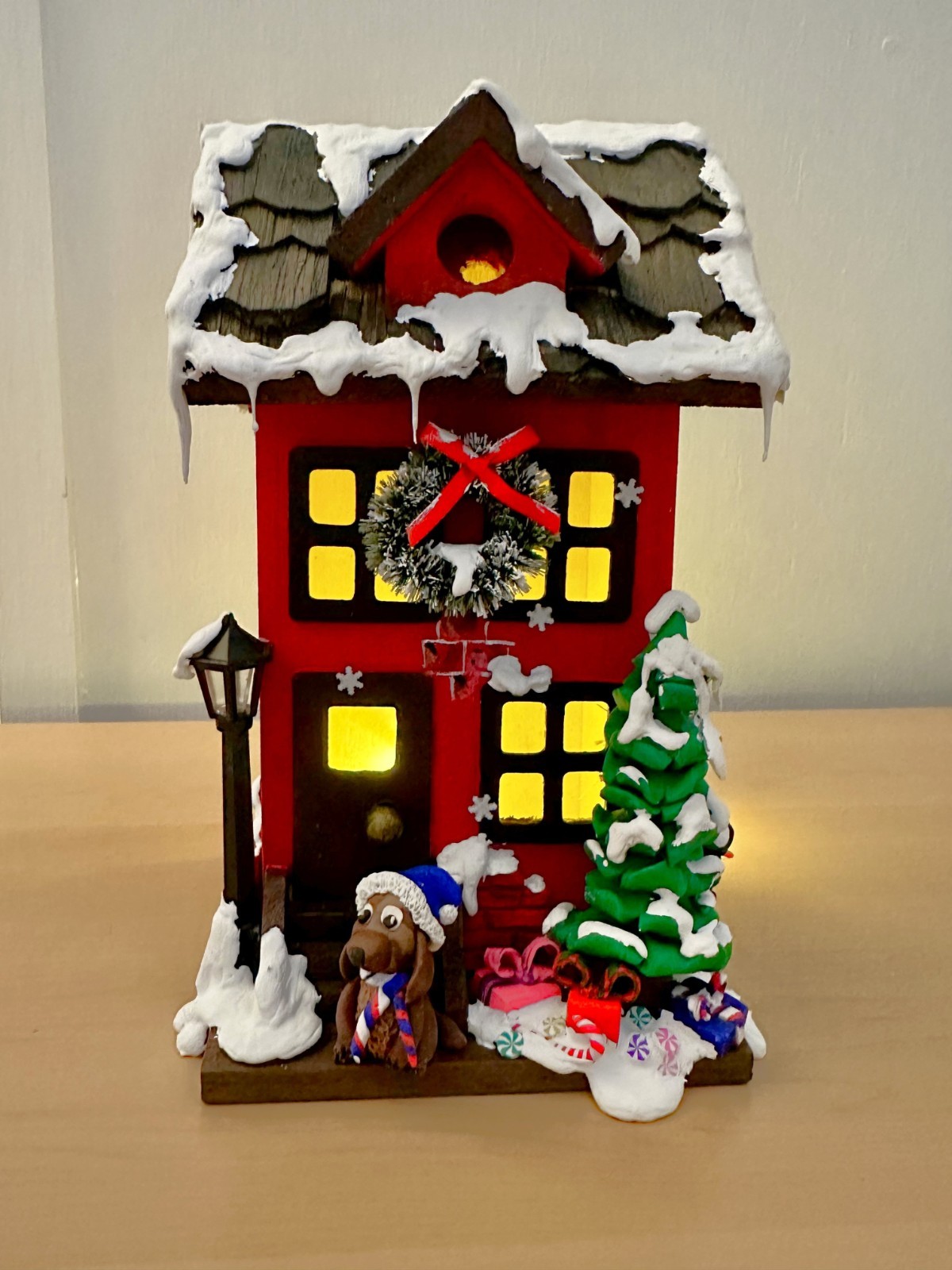 New Original Medium Sized Wooden Christmas Village lighted Townhouse with Dog