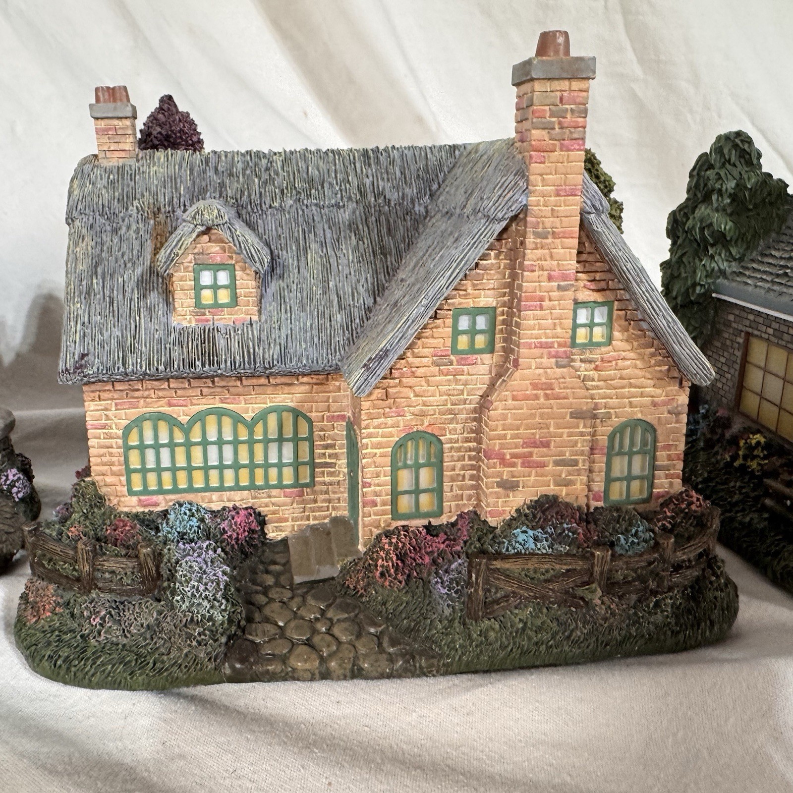 Lot Of 6 Hawthorne Village Thomas Kinkade Lamplight Village w/ Light Cords 01-04