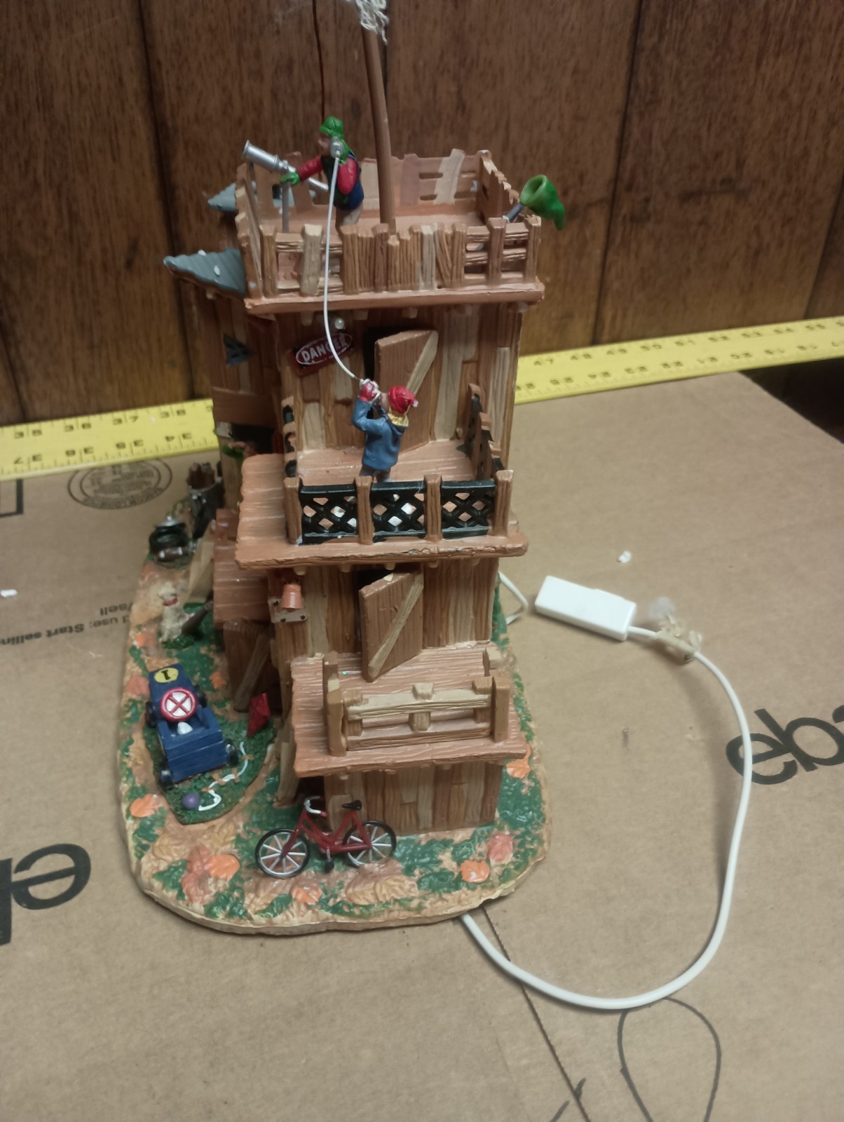 Lemax “David’s Fort” Lighted Holiday Village Accent #04218 Retired 2010 NEW !