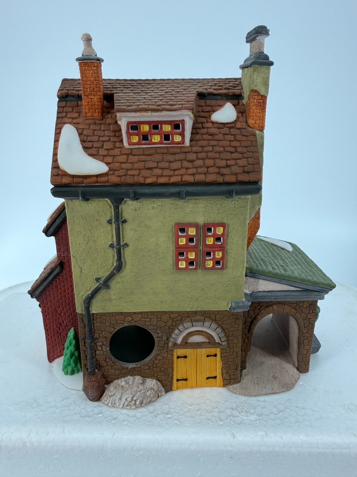 Department 56 Dickens Village Hather Harness Porcelain Building 5823-8 Box Light