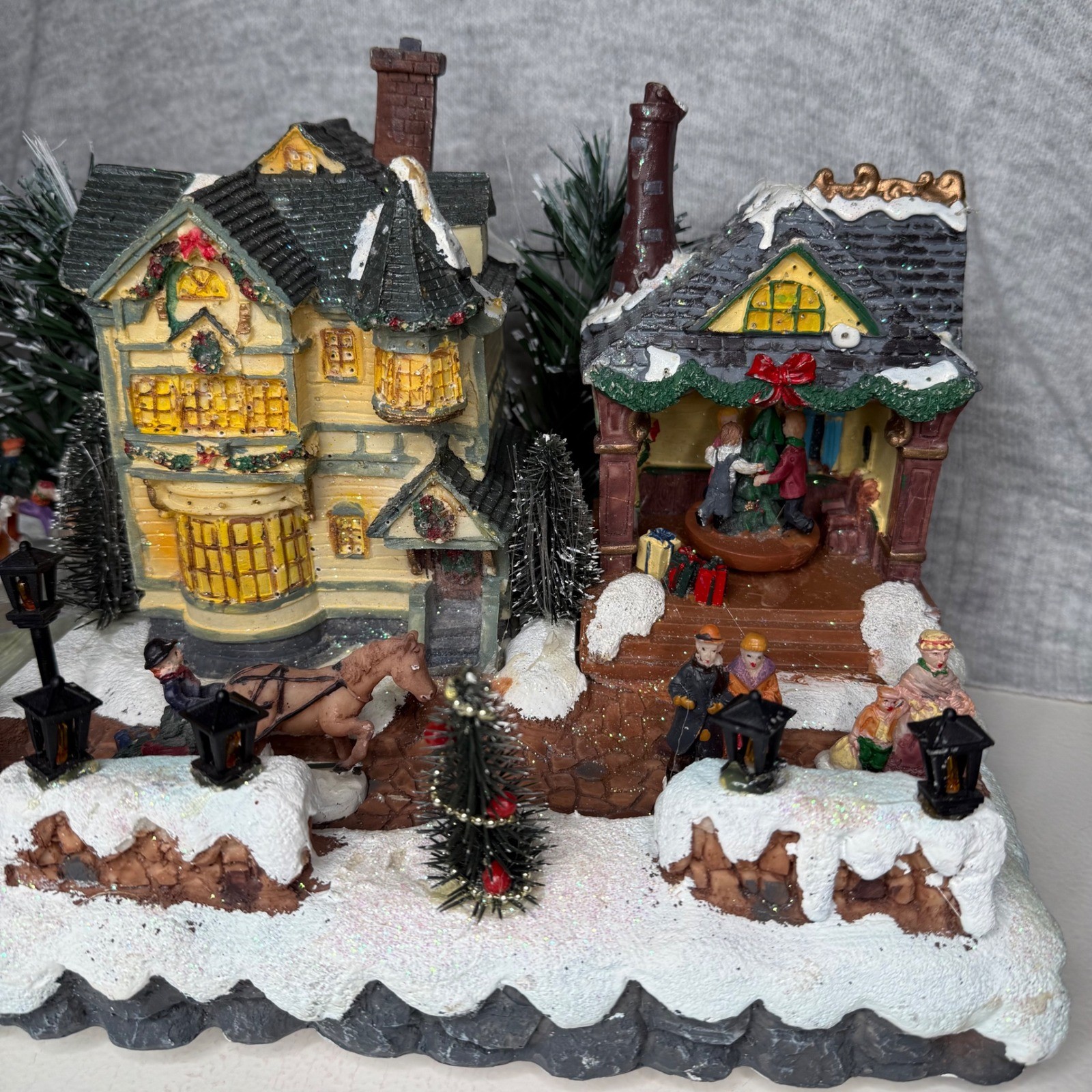 Target 2006 Fiber Optic 20.5″ Lighted Christmas Village Holiday Decor
