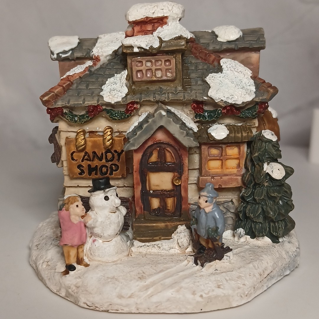 Cottage Winsor Collection Candy Shop Figurine Christmas Village Miniature House