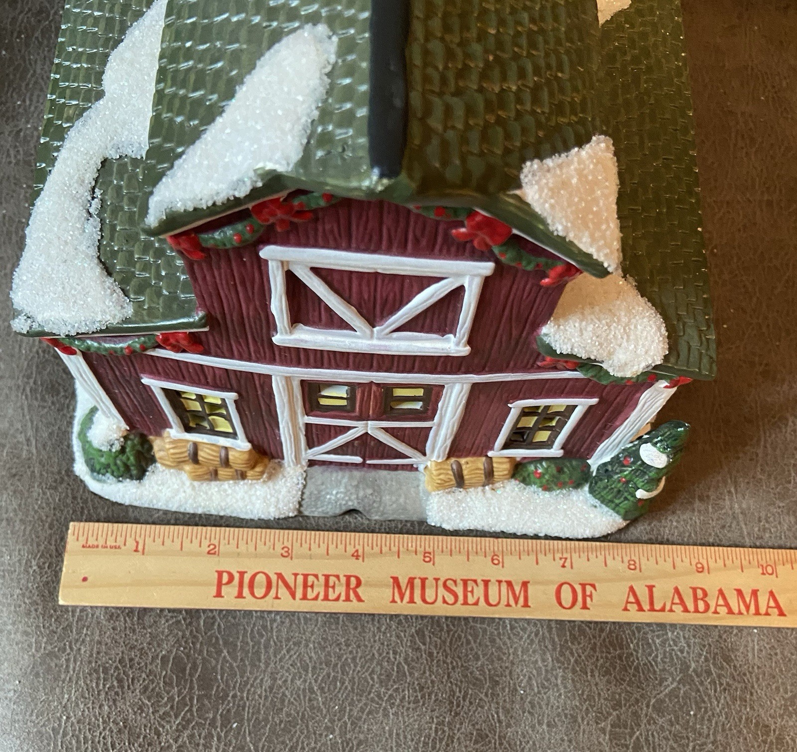 St. Nicholas Square Christmas Village Illuminated Country Stable 2009 Retired