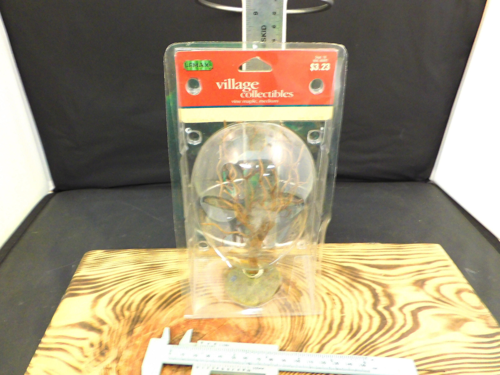 Holiday Time Village Collectibles 6 inch Spooky Leafless Tree, layout supplies