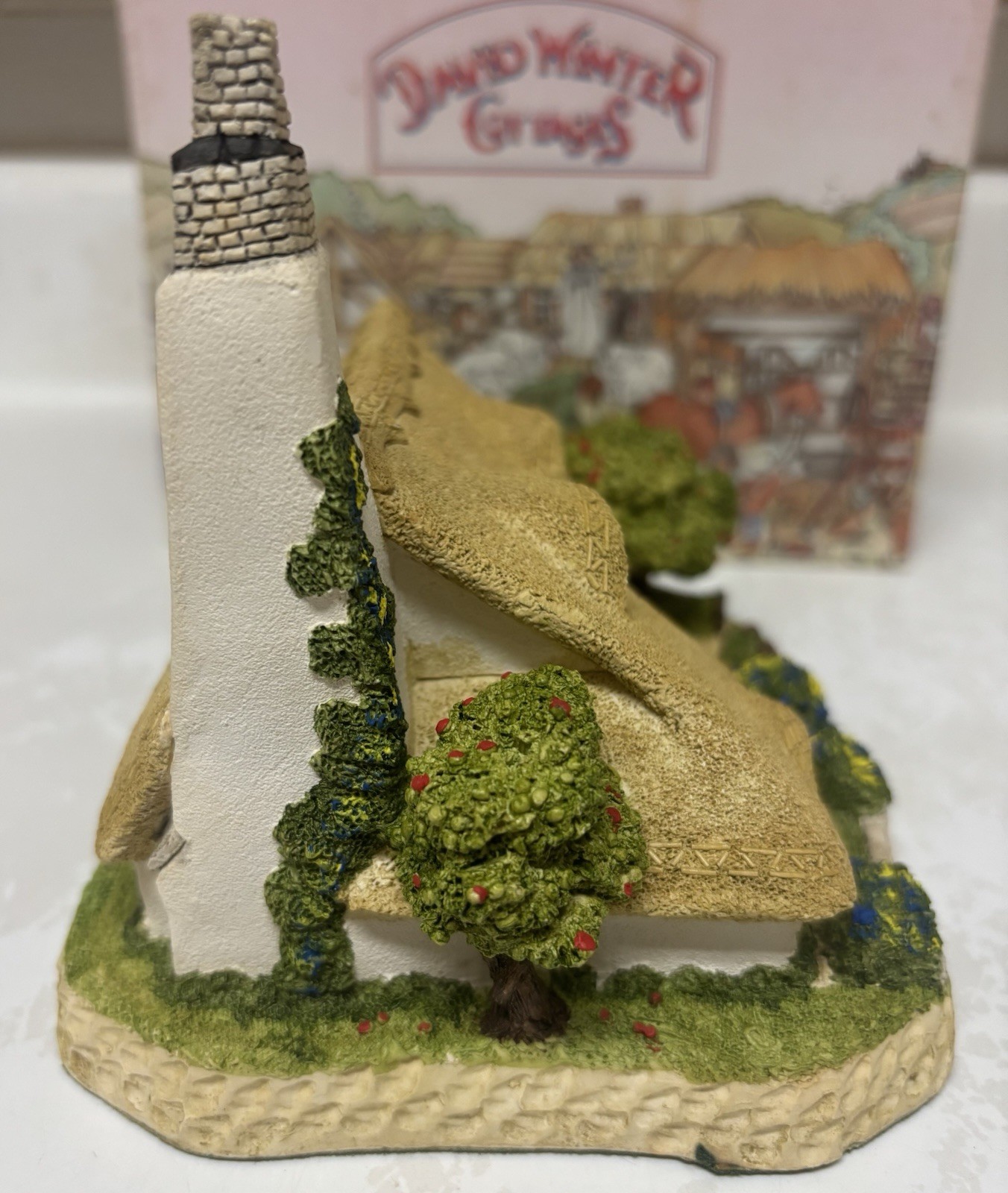 David Winter Orchard Cottage 1987 Hand Painted Handmade Ceramic Boxed