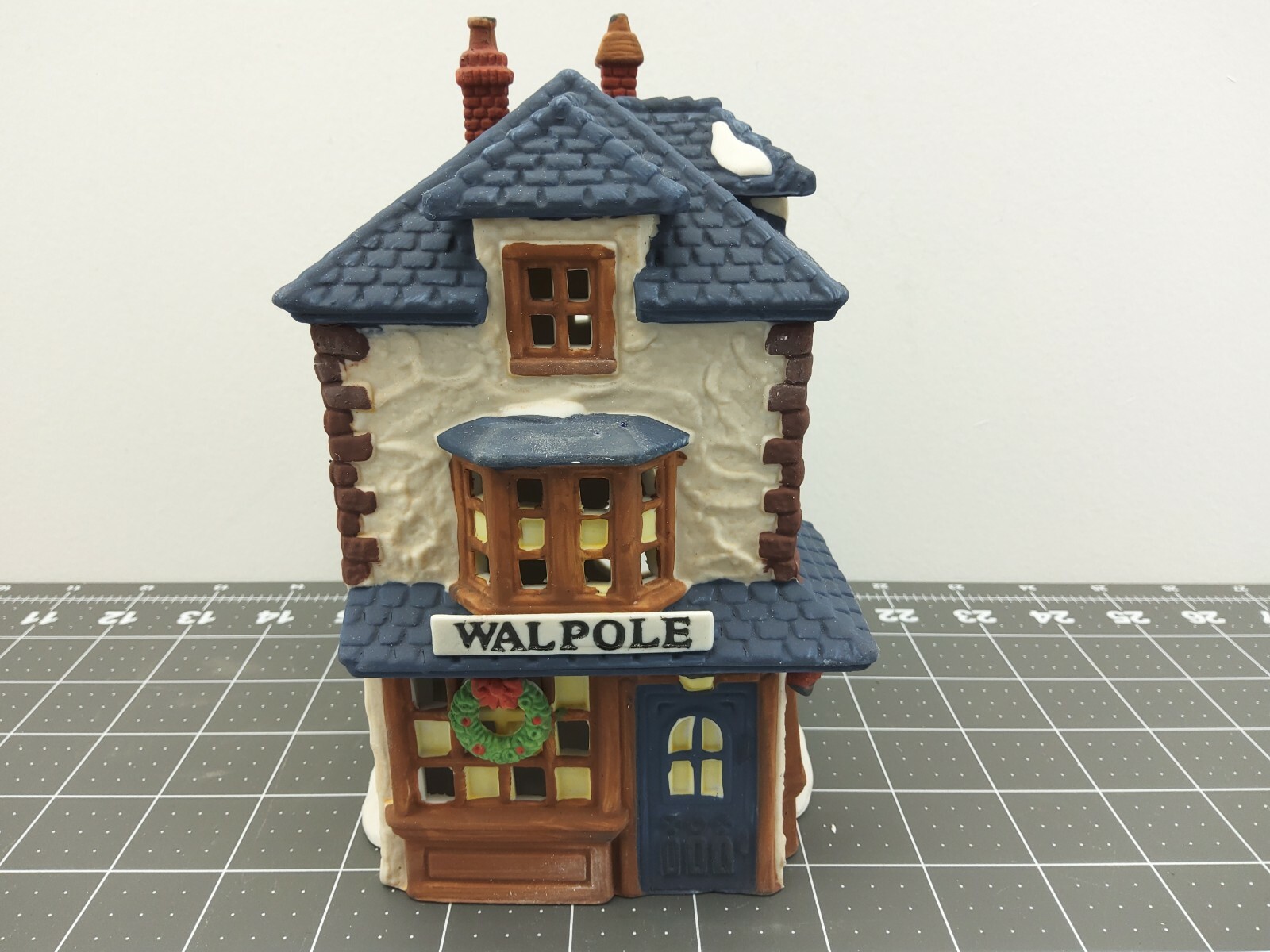 Dept 56 Dickens Village WALPOLE TAILORS One of Merchant Shops 59269 – Retired
