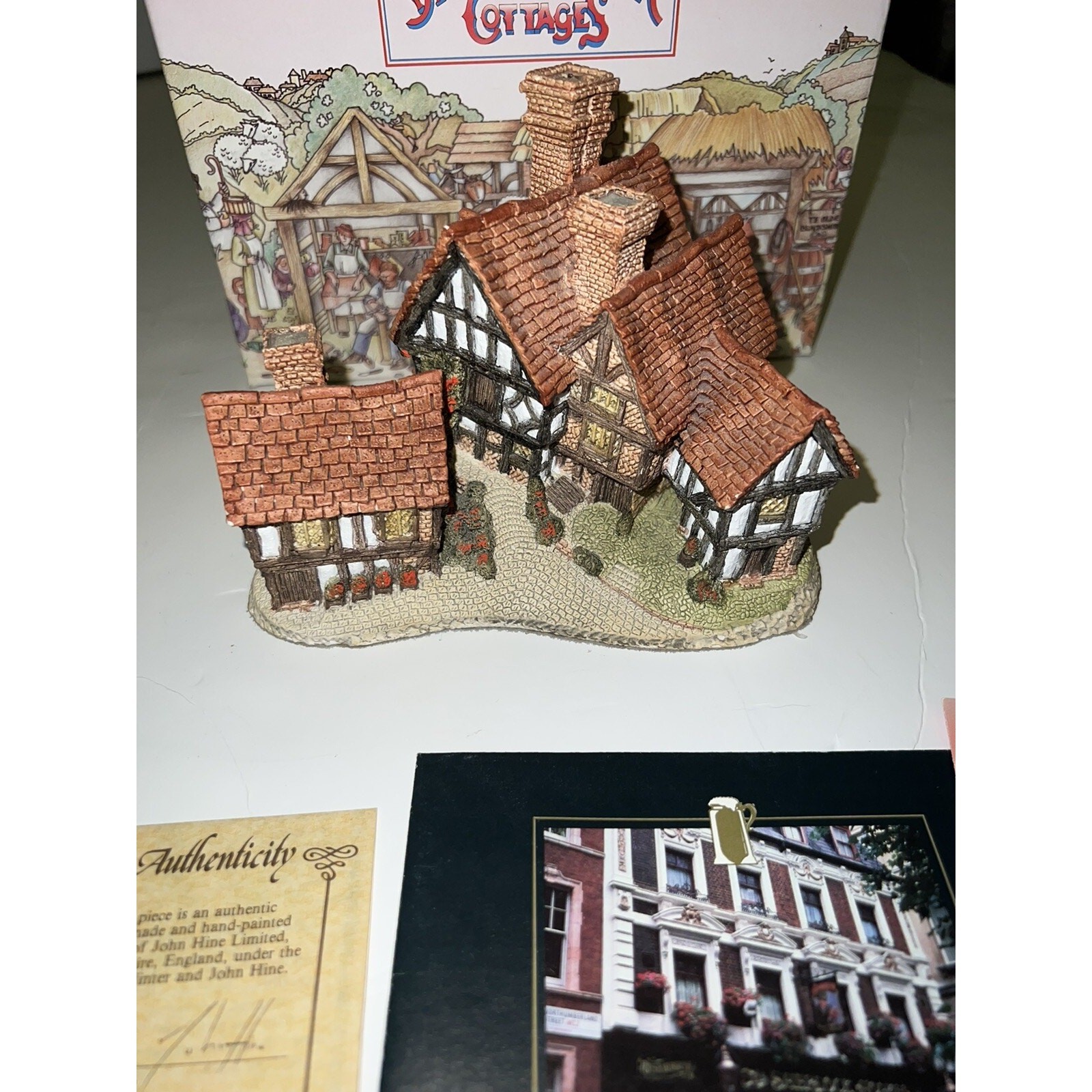 Vintage 1981 by David Winter STRATFORD HOUSE Cottage Figurine,original BOXED