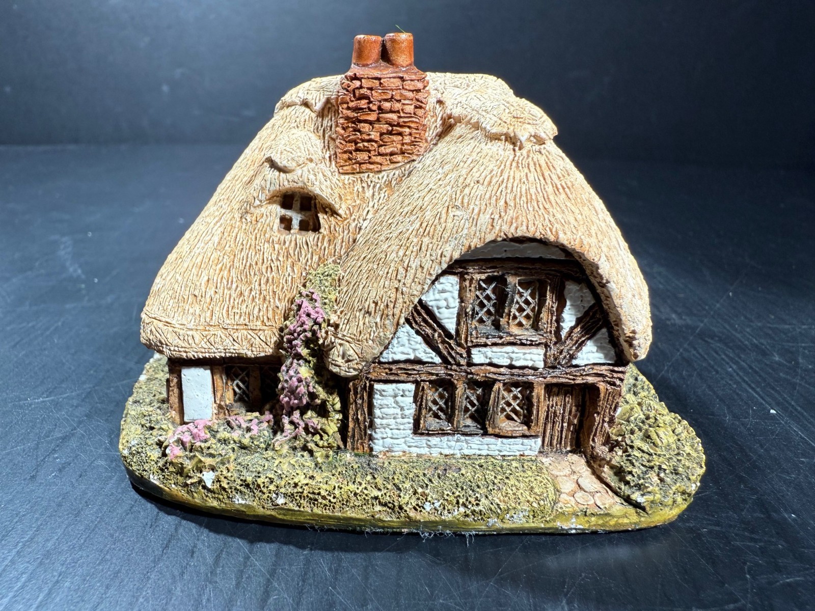 Lilliput Lane “April Cottage” Miniature Masterpiece Cumbria, United Kingdom