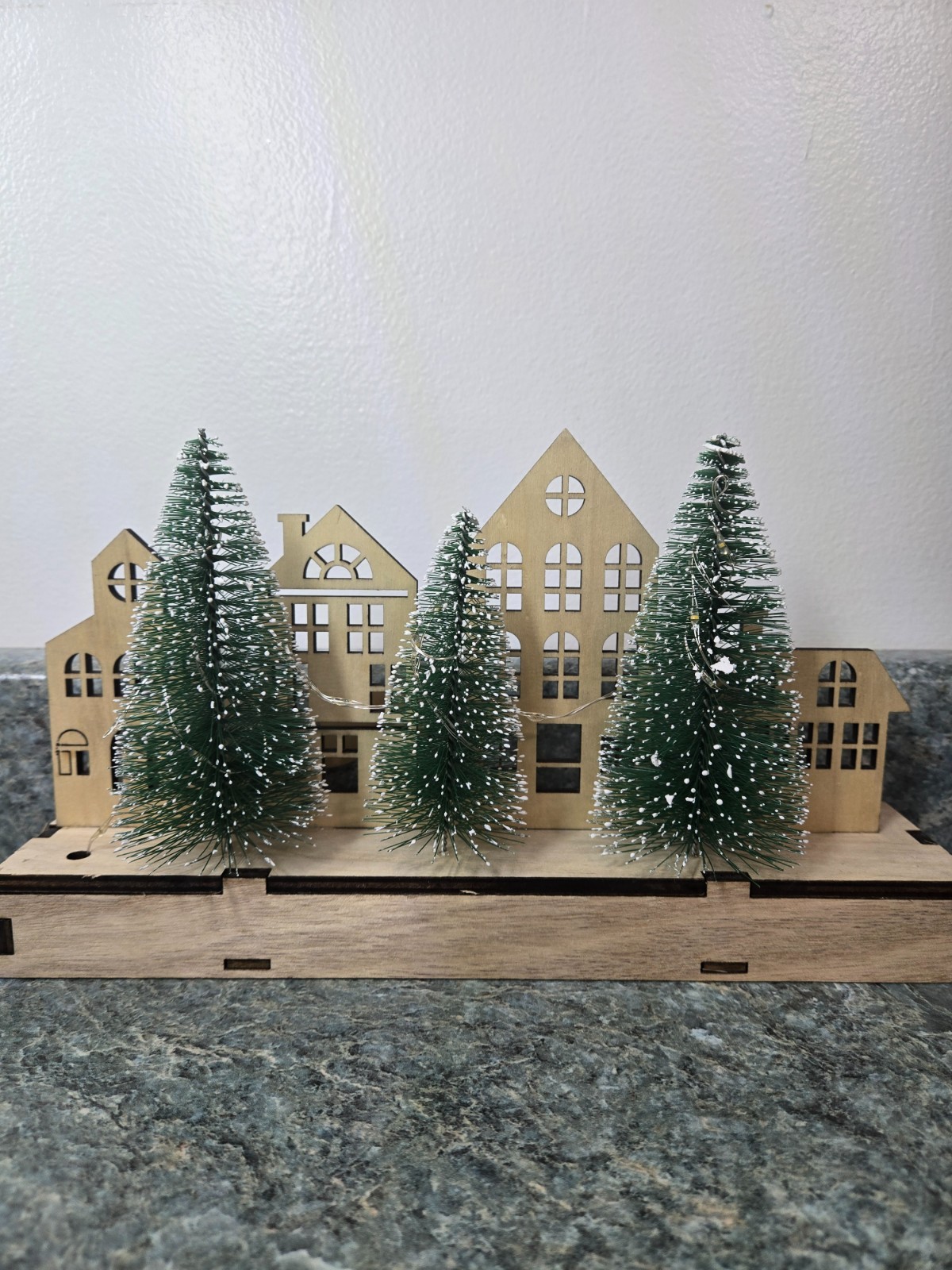DERAYEE Christmas Lighted Wooden Tabletop Decor LED Christmas Village House Tree