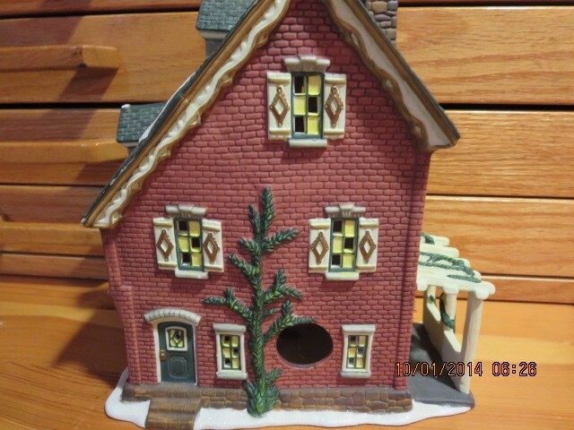 LARGE CERAMIC INN-BED AND BREAKFAST DECORATED FOR THE HOLIDAYS –#R10-4
