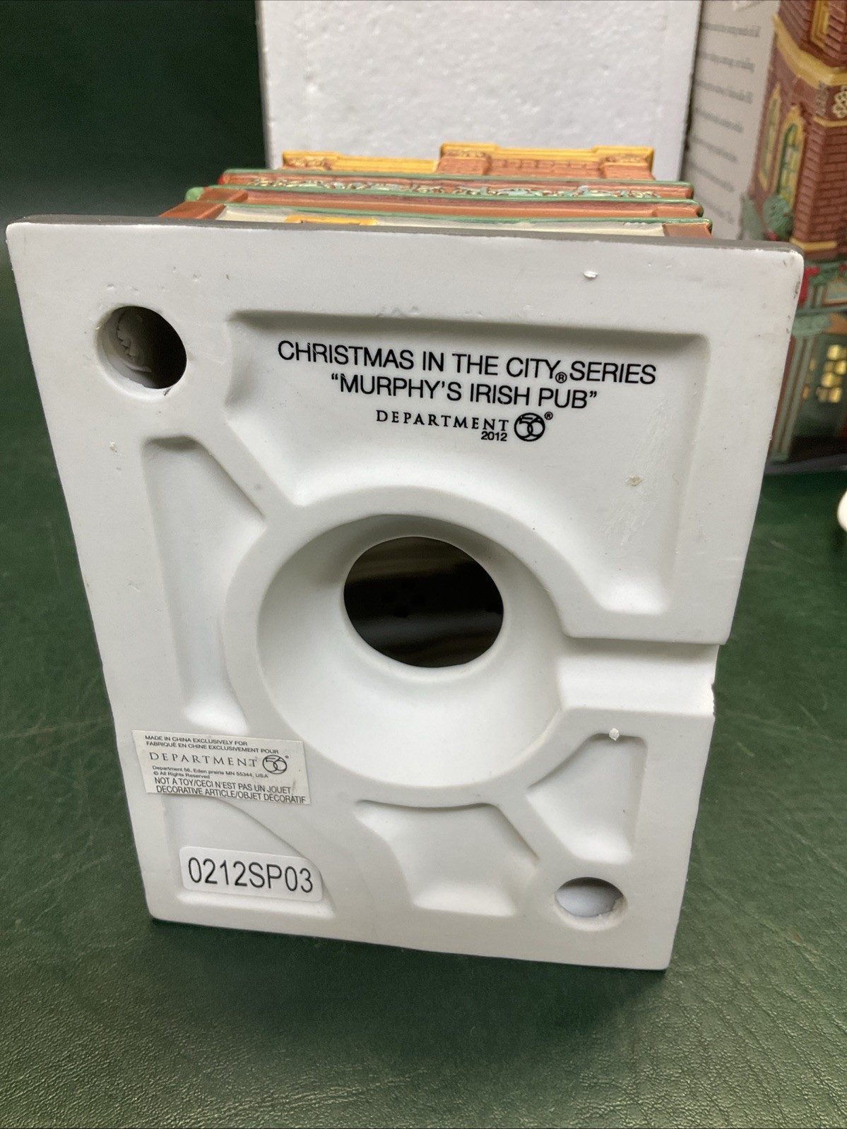 Department 56 Murphy’s Irish Pub Christmas in the City #4025241 Lighted