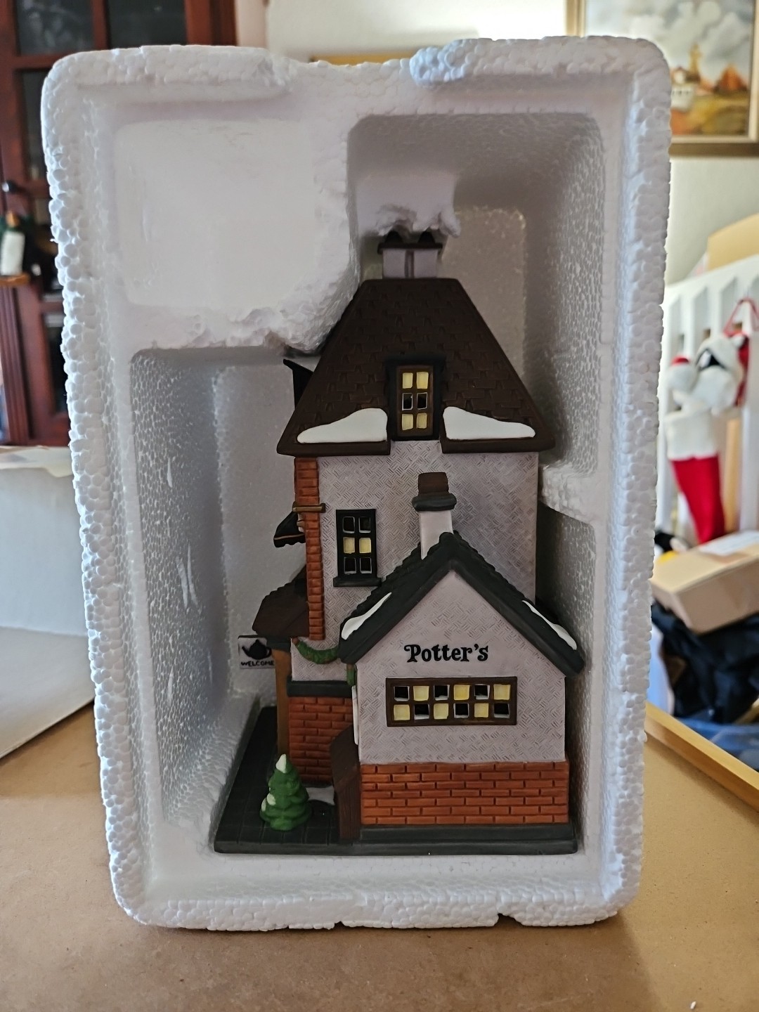 Dept 56 Heritage Village Christmas in The City Series “Potters Tea Seller” 58807