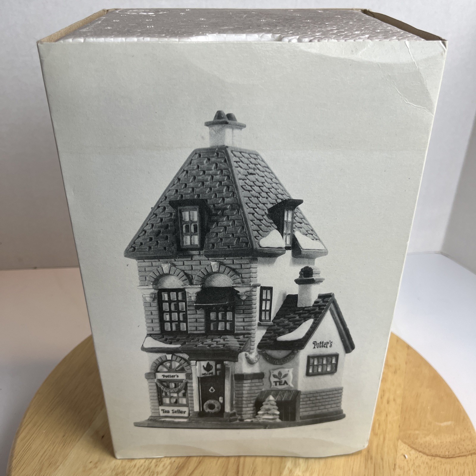 Vintage 1993 Dept 56 Christmas in City Potter’s Tea Seller Heritage 5880-7 NEW