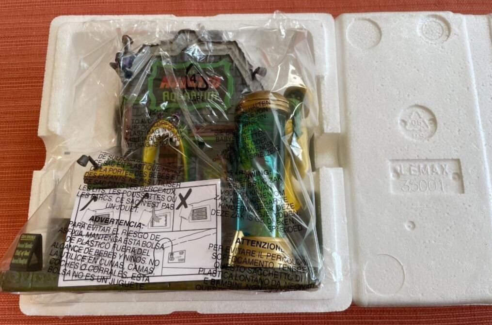 Lemax Spooky Town “Haunted Aquarium” Brand New- Lighted Village Collectible