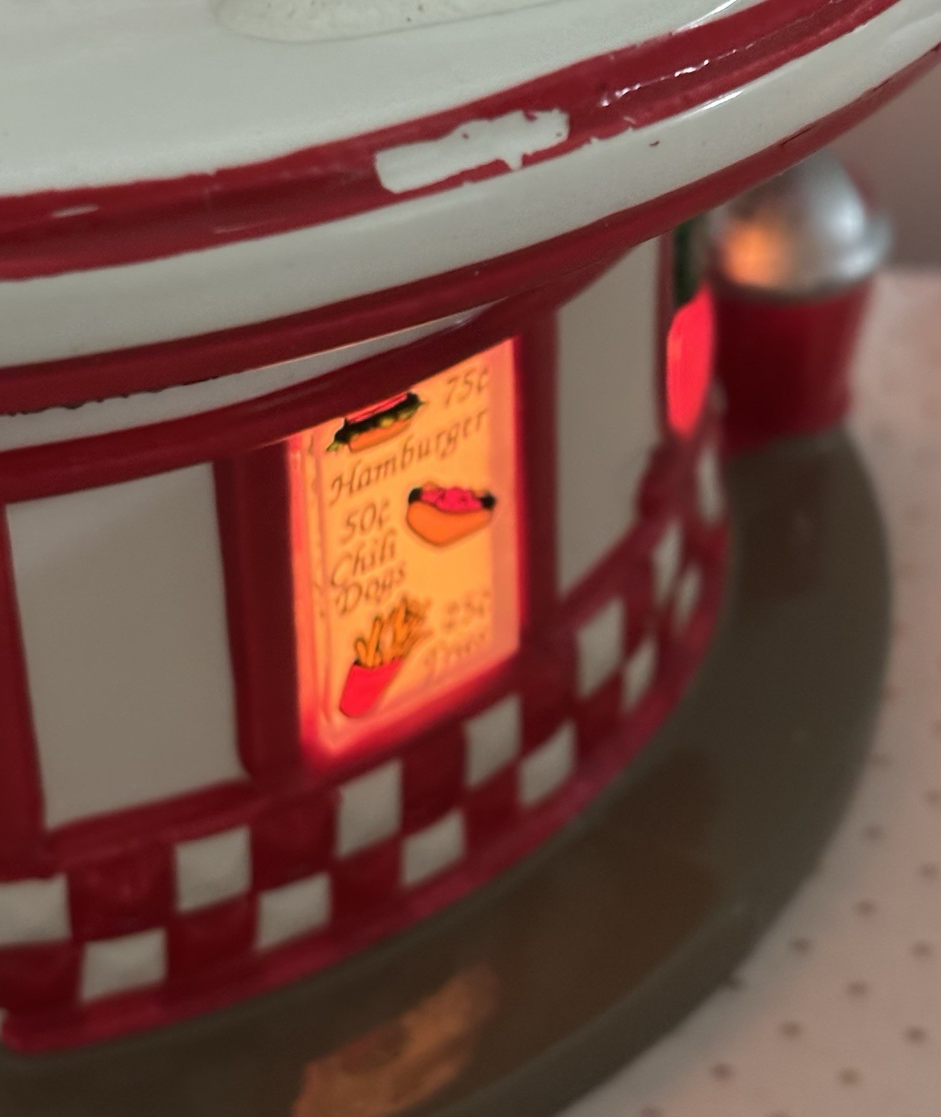 Dept 56 DINAH’S DRIVE-IN Snow Village Lighted Diner