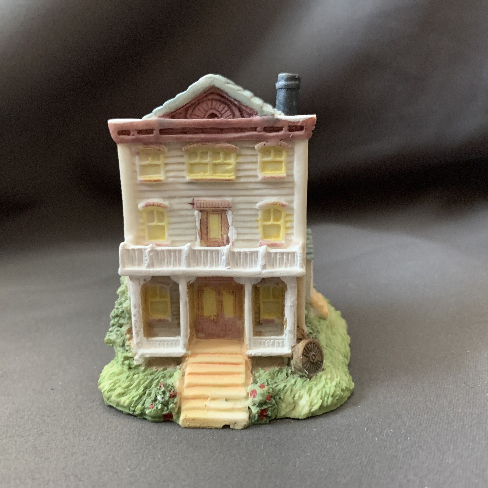 Liberty Falls Rev Watkins’ House AH45 Americana collection 1994 Village Mini