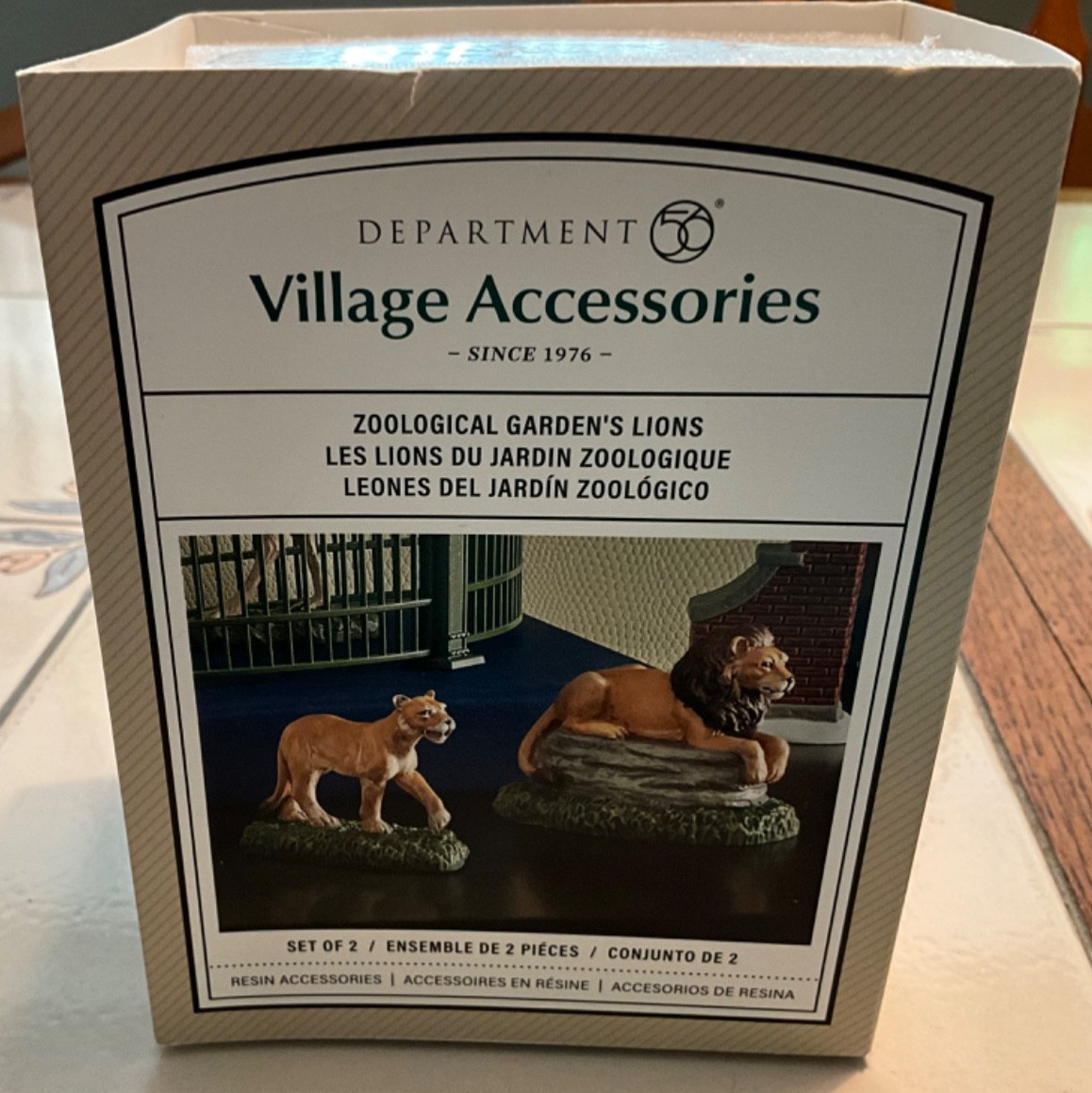 Department 56 Village Zoological Gardens Lions 6011454 NIB