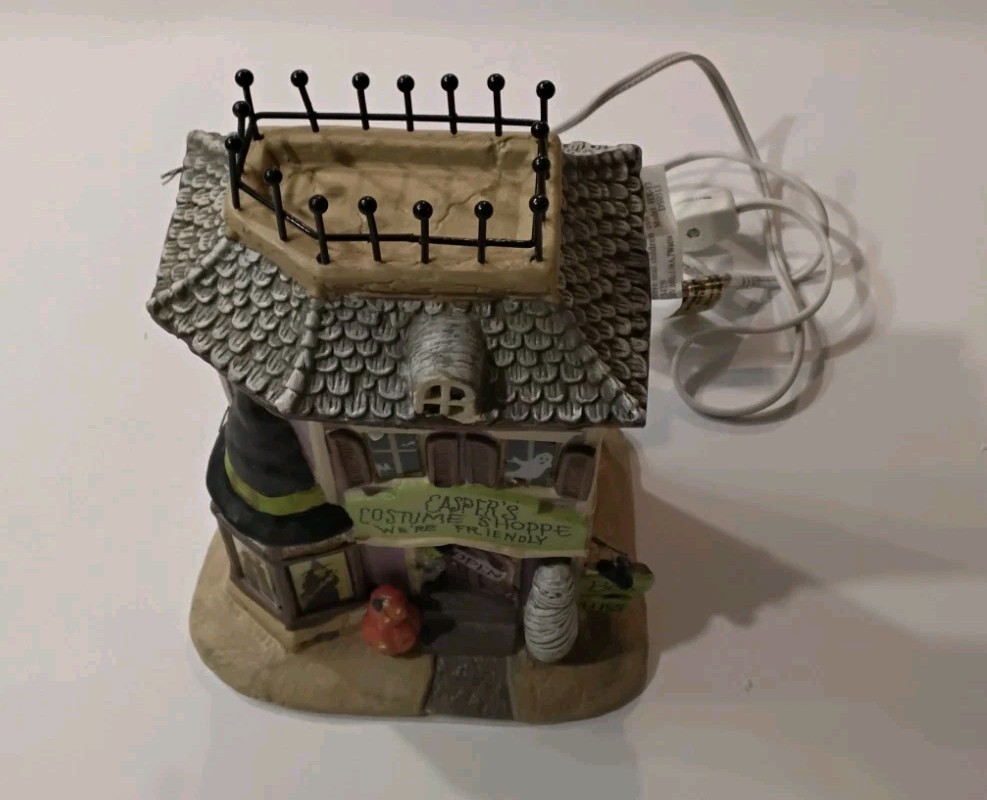 Holiday Inspirations Casper’s Costume Shoppe Lighted House Susan Winget 2013