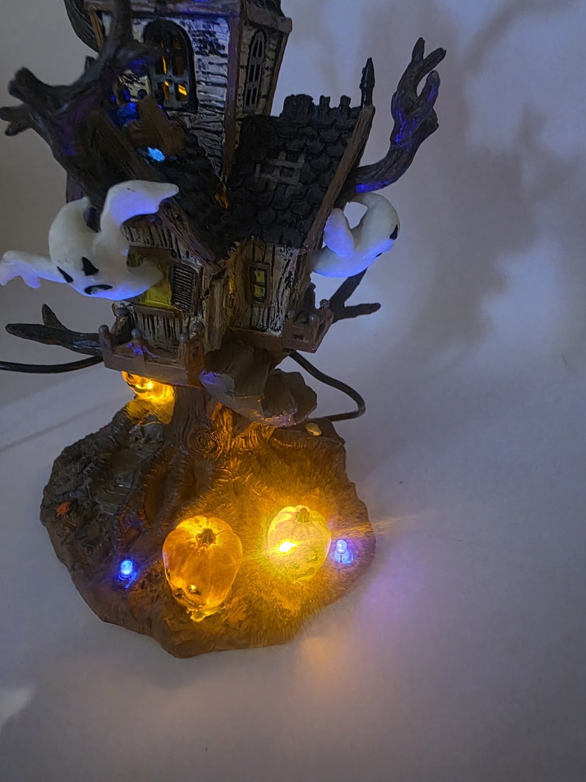 RETIRED LEMAX SPOOKY TOWN 2006 TRICK-OR-TREE HOUSE LIGHTED See Description