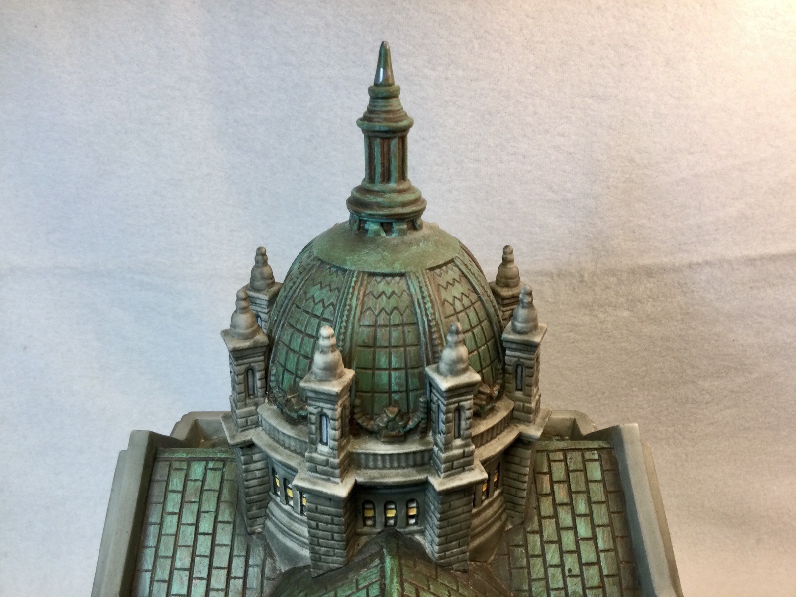 Dept 56 Cathedral of Saint Paul #58930 – Christmas in the City – Retired