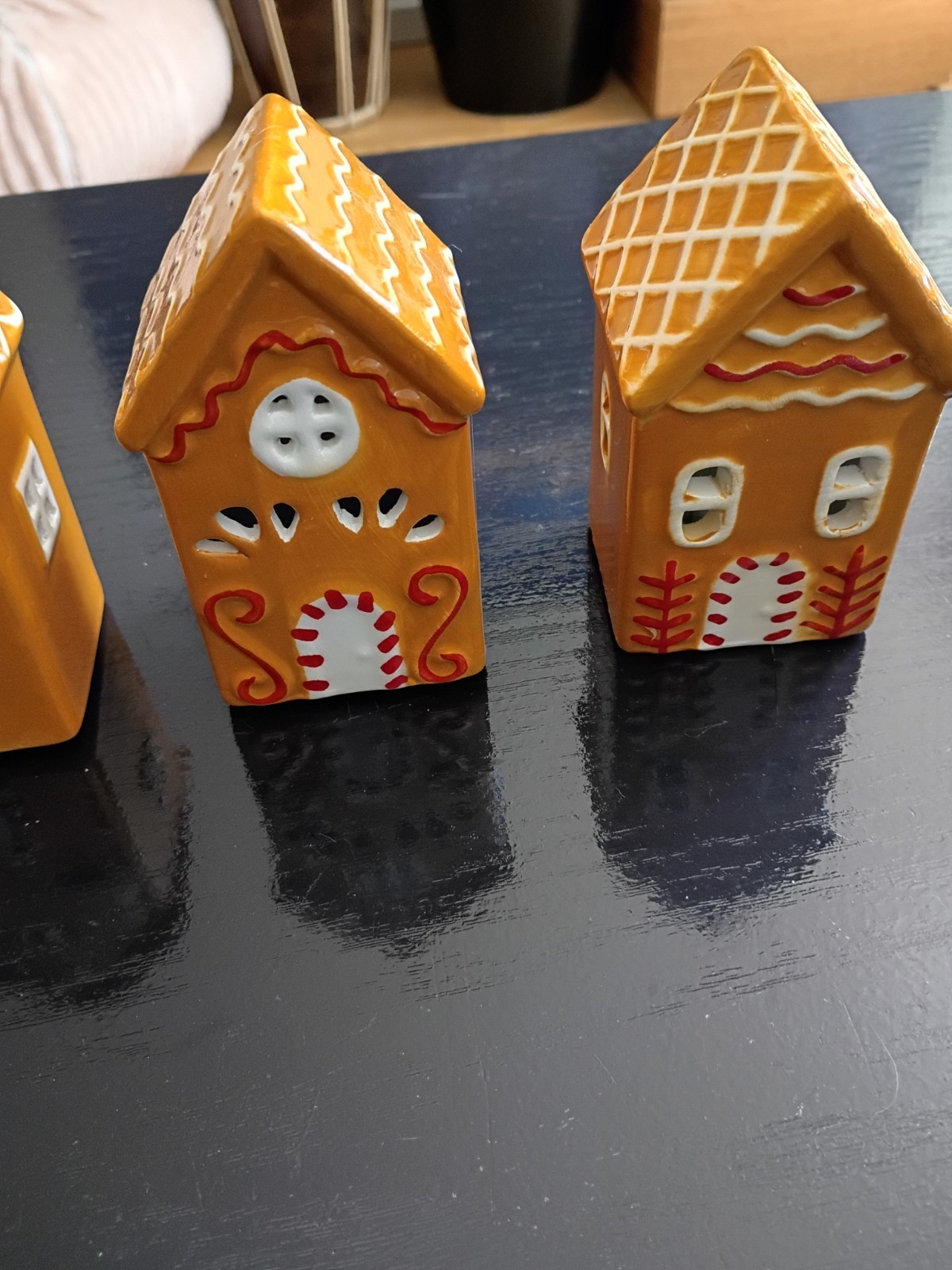 Ceramic Holiday LED Lit Gingerbread Festive Village Houses 4″ Set of 4 – NIB