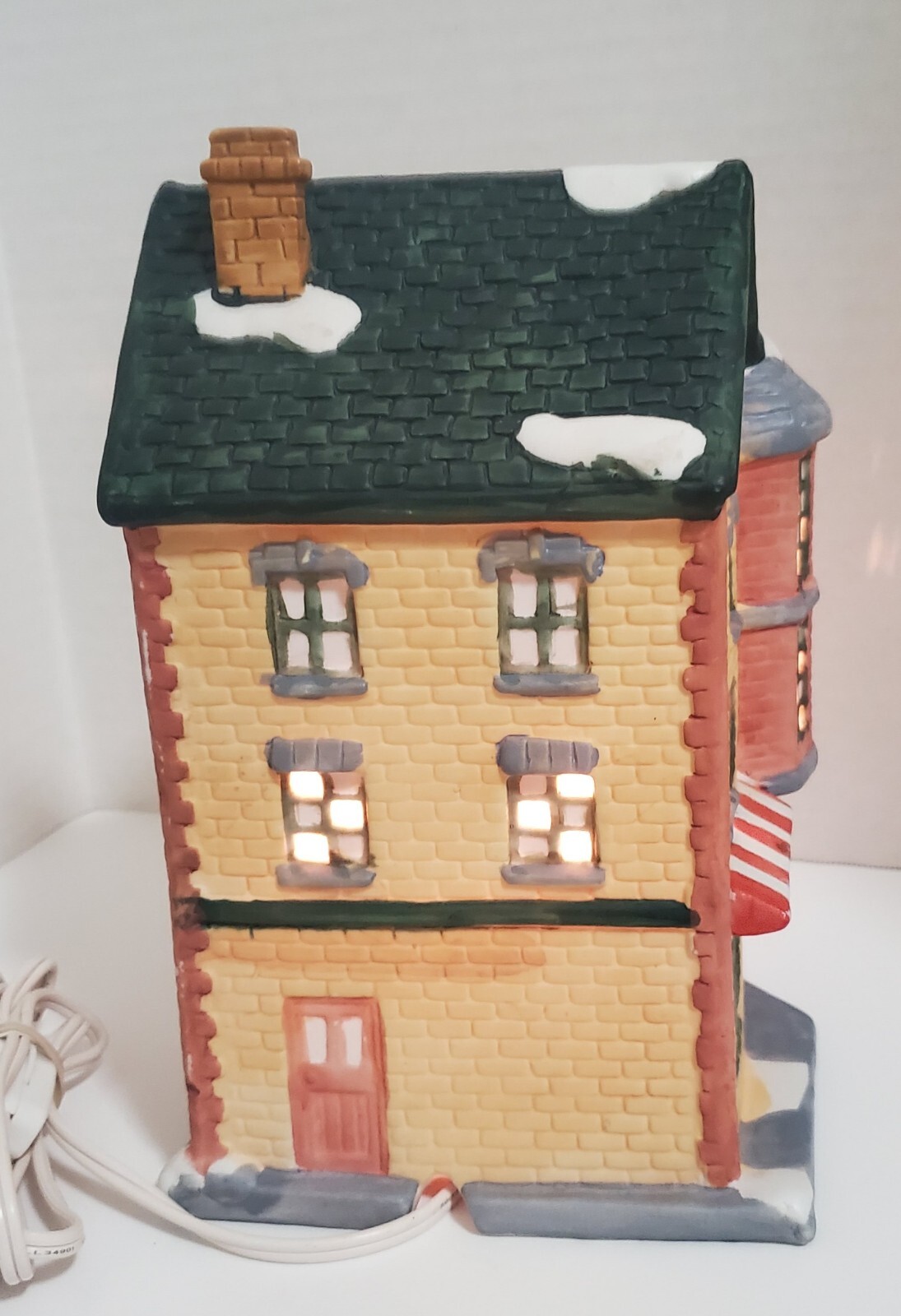 Vintage HOLIDAY EXPRESSIONS Ceramic Christmas Village Light “Toy Shop” 8.5″