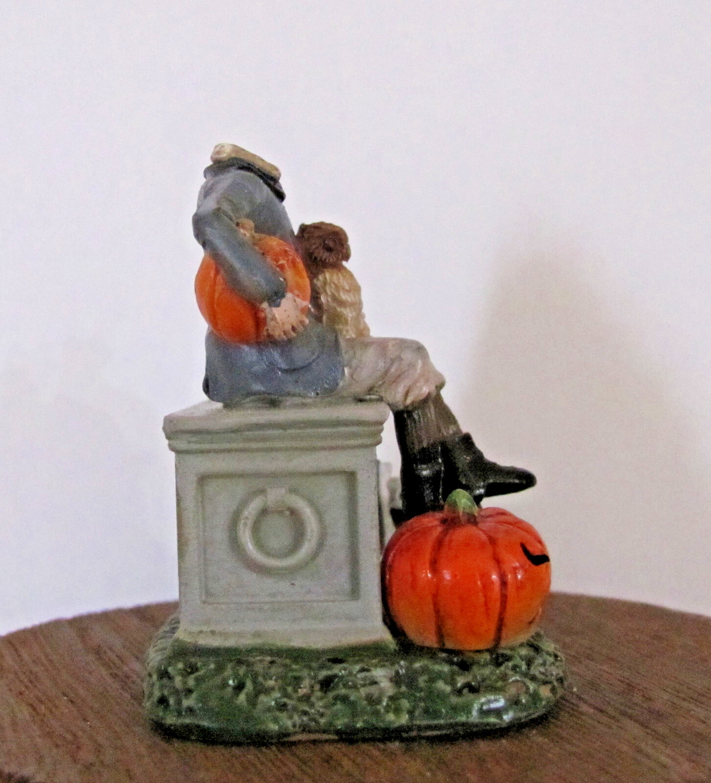 Lemax Spooky Town Figurine – Lost His Head #32195