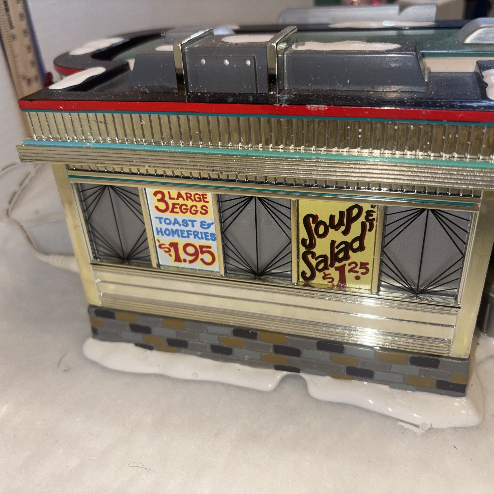 Dept. 56 The Original Snow Village Shelly’s Diner No. 55008 2 Piece Set Working