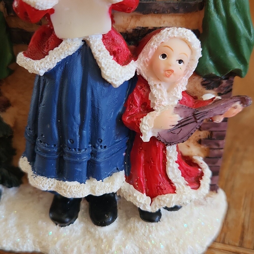 K’s Collection Old Fashioned Christmas Village Carolers Singing Vintage 5″×3.5″