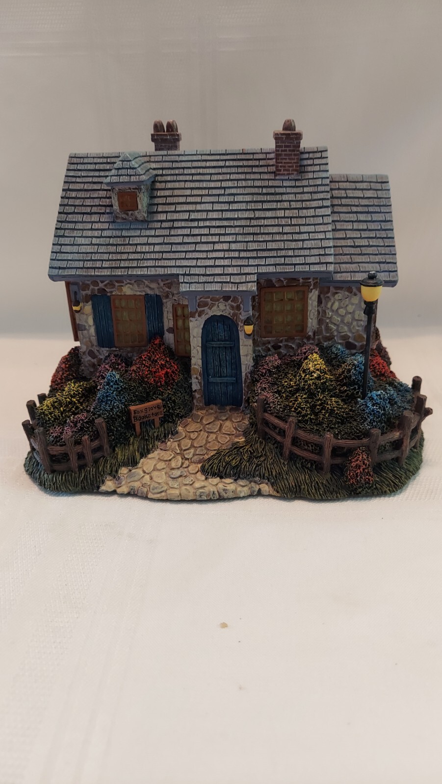 VNTG Hawthorne Village Thomas Kinkade Seaside Lighted “Foxglove Bookstore” (U19)