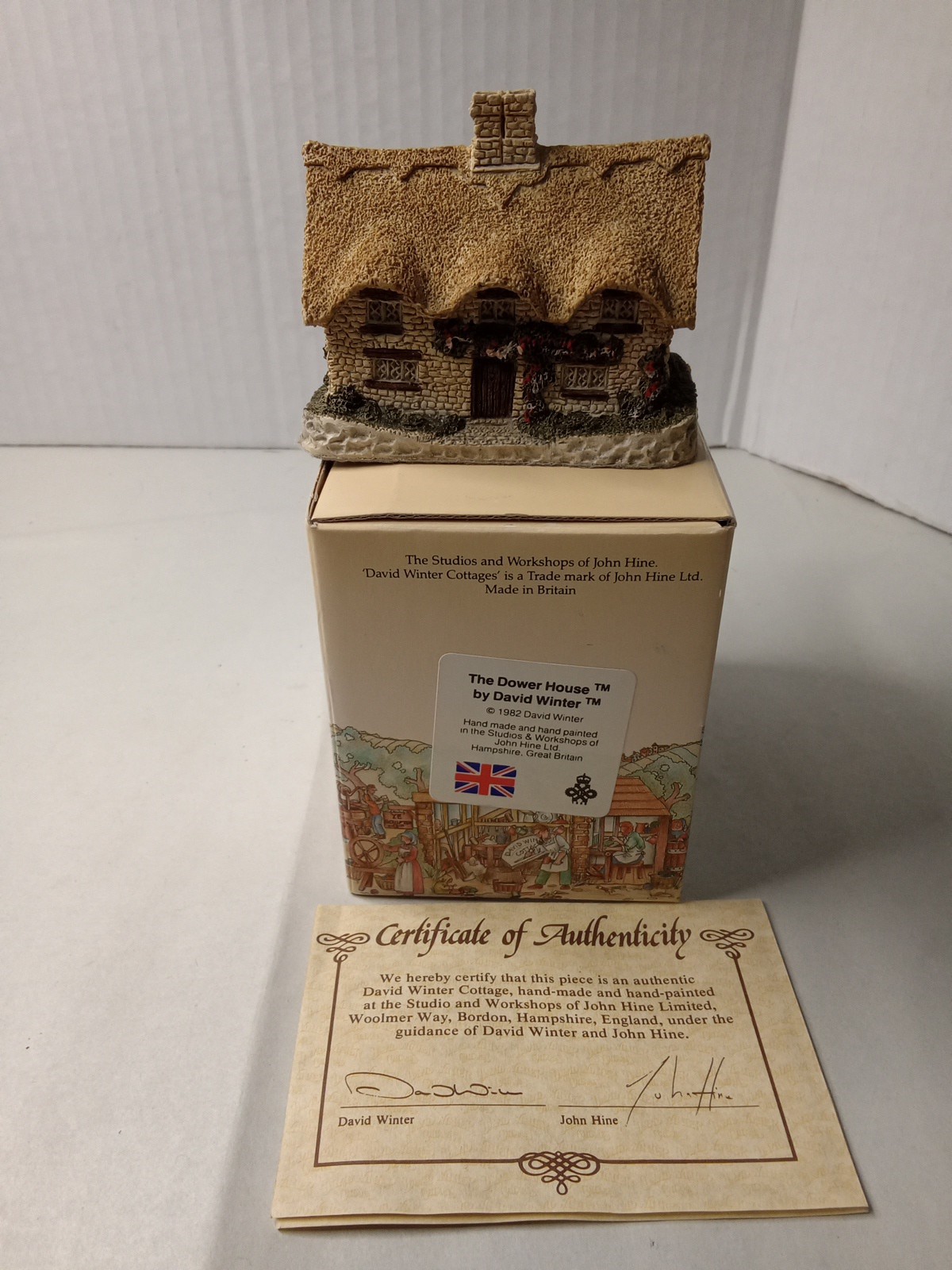 David Winter Cottage THE DOWER HOUSE Made & Hand Painted In Great Britain 2.5”