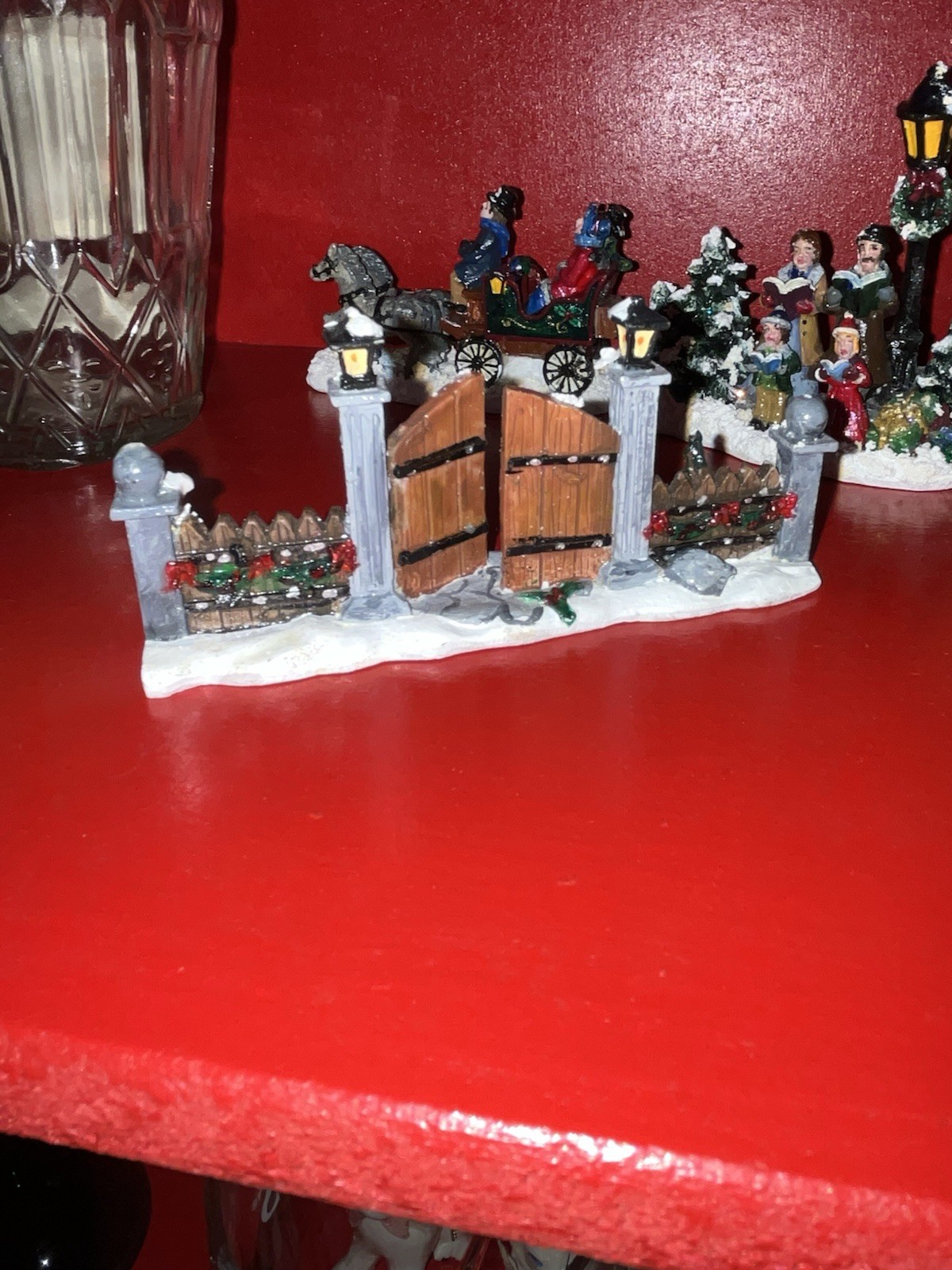 christmas village-Gate/Fence, Carolers’, 2- Horse Carriage St. N Square,