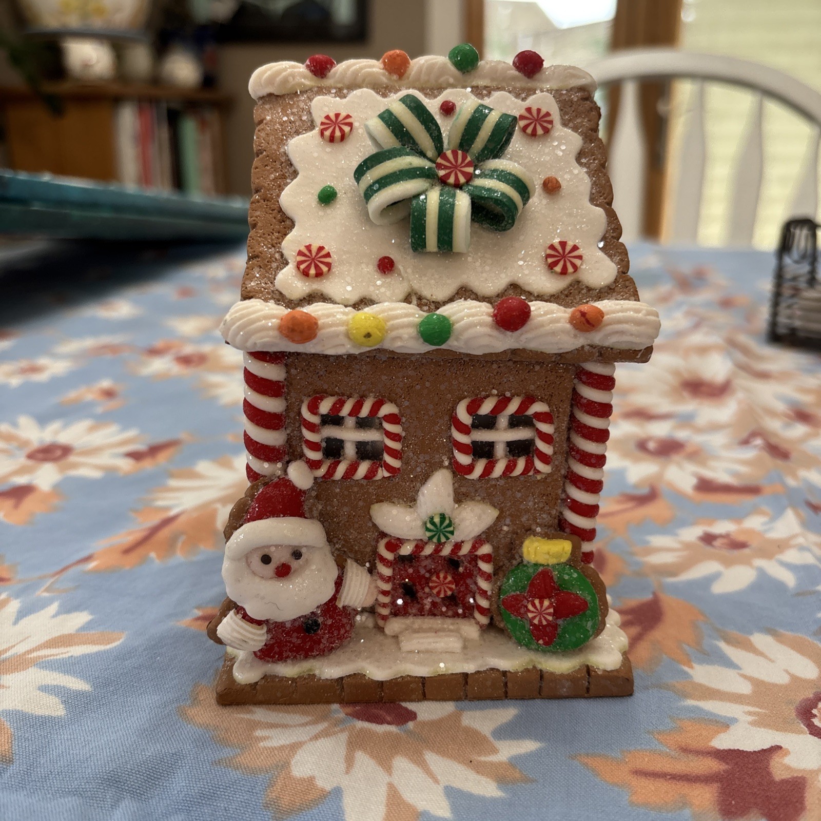 Lighted Gingerbread House SANTA Candy 6 x 4 x 3 inch Christmas Decor